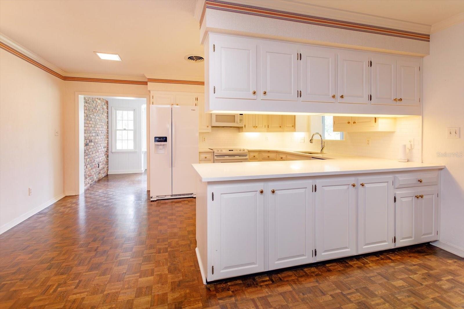 LAKE CONWAY ESTATES - Residential
