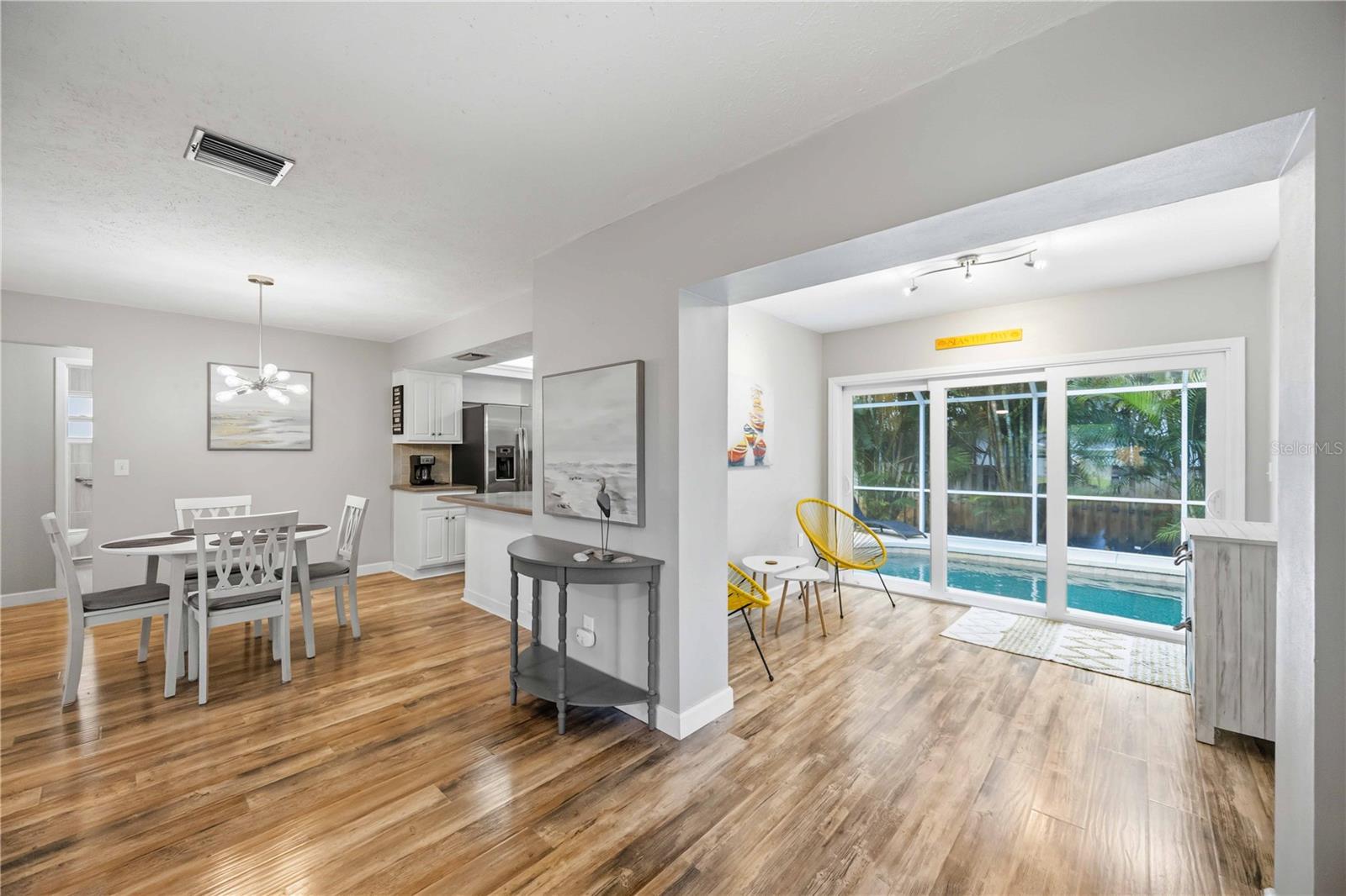 SOUTH VENICE - Residential