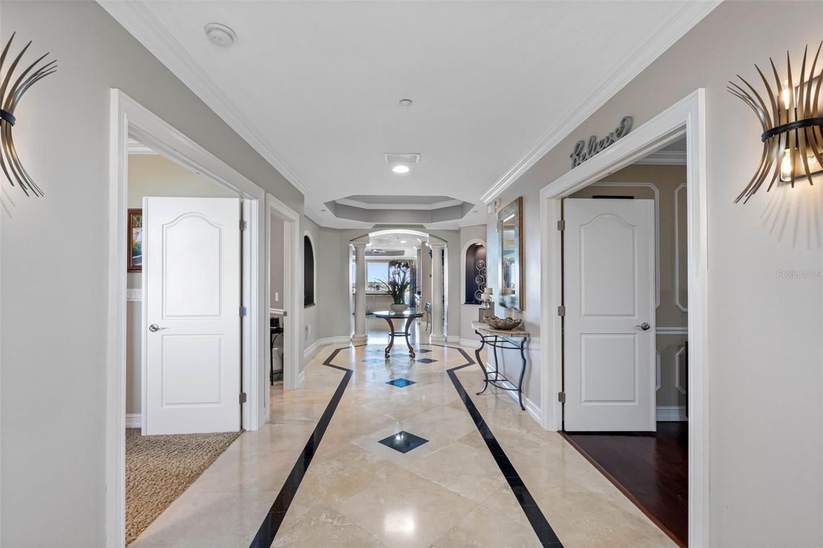 LAS FLORES CONDO - Residential