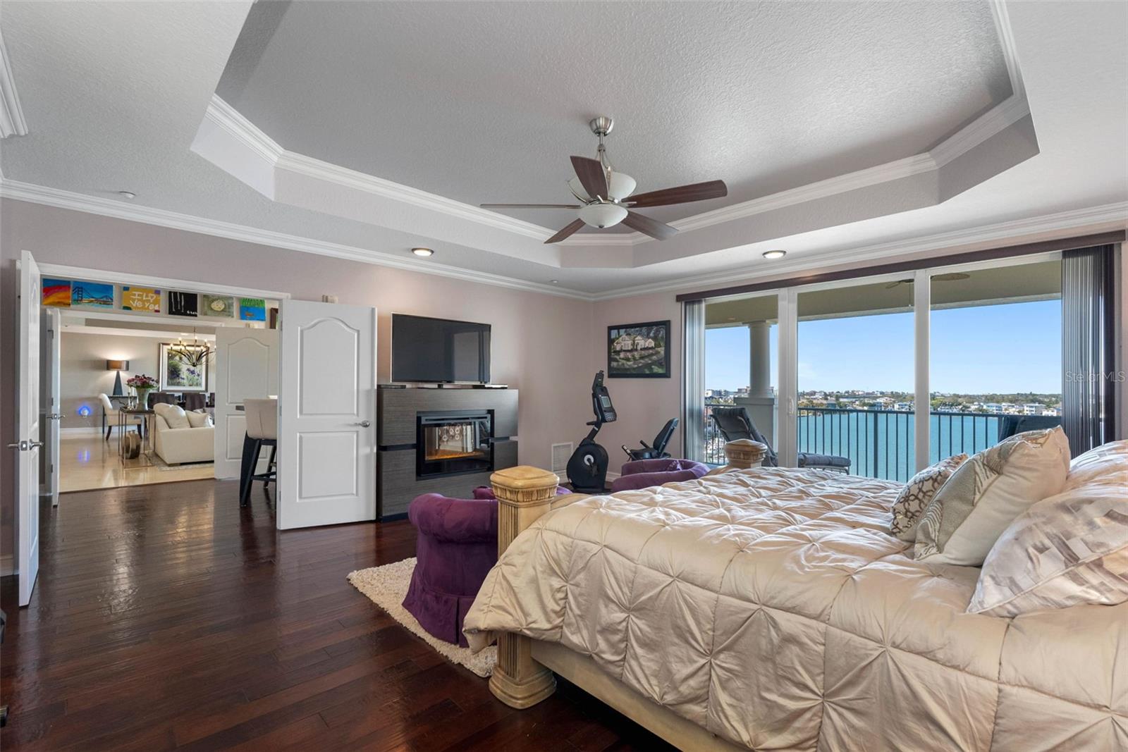LAS FLORES CONDO - Residential