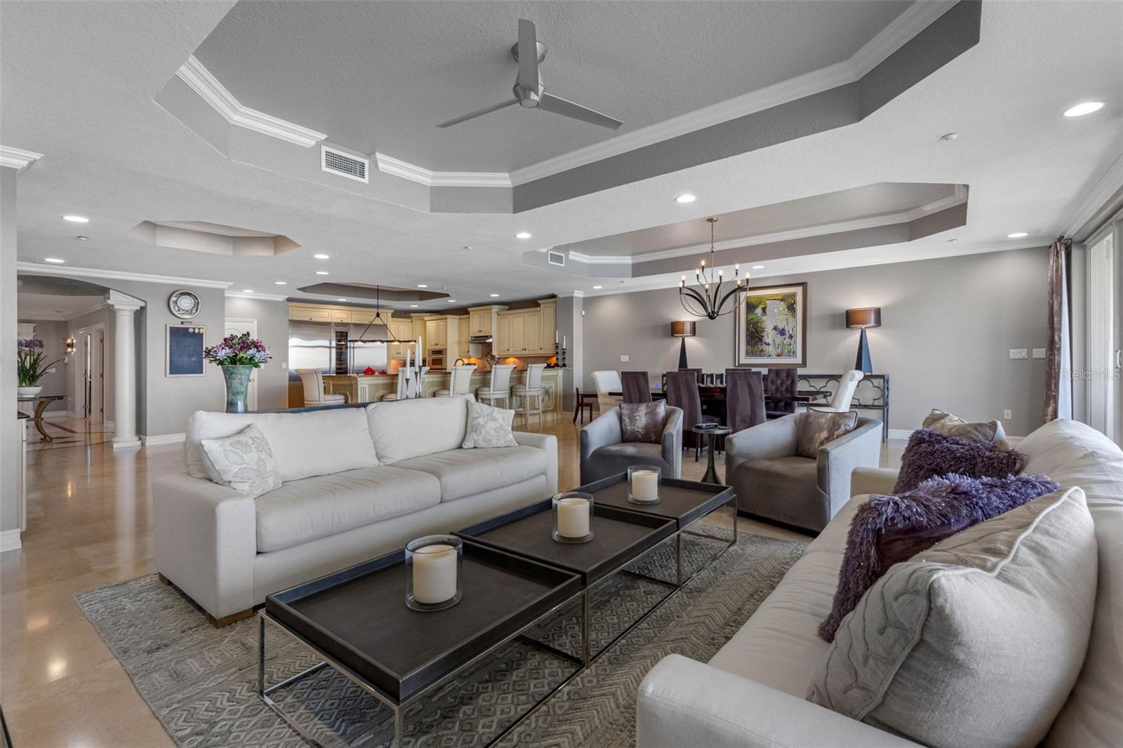 LAS FLORES CONDO - Residential