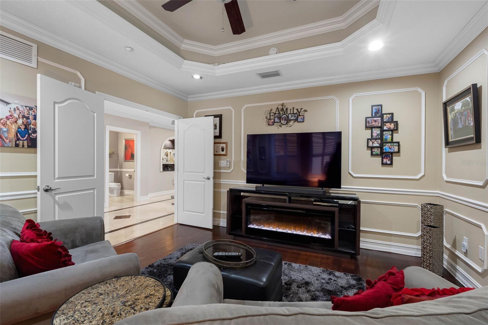 LAS FLORES CONDO - Residential