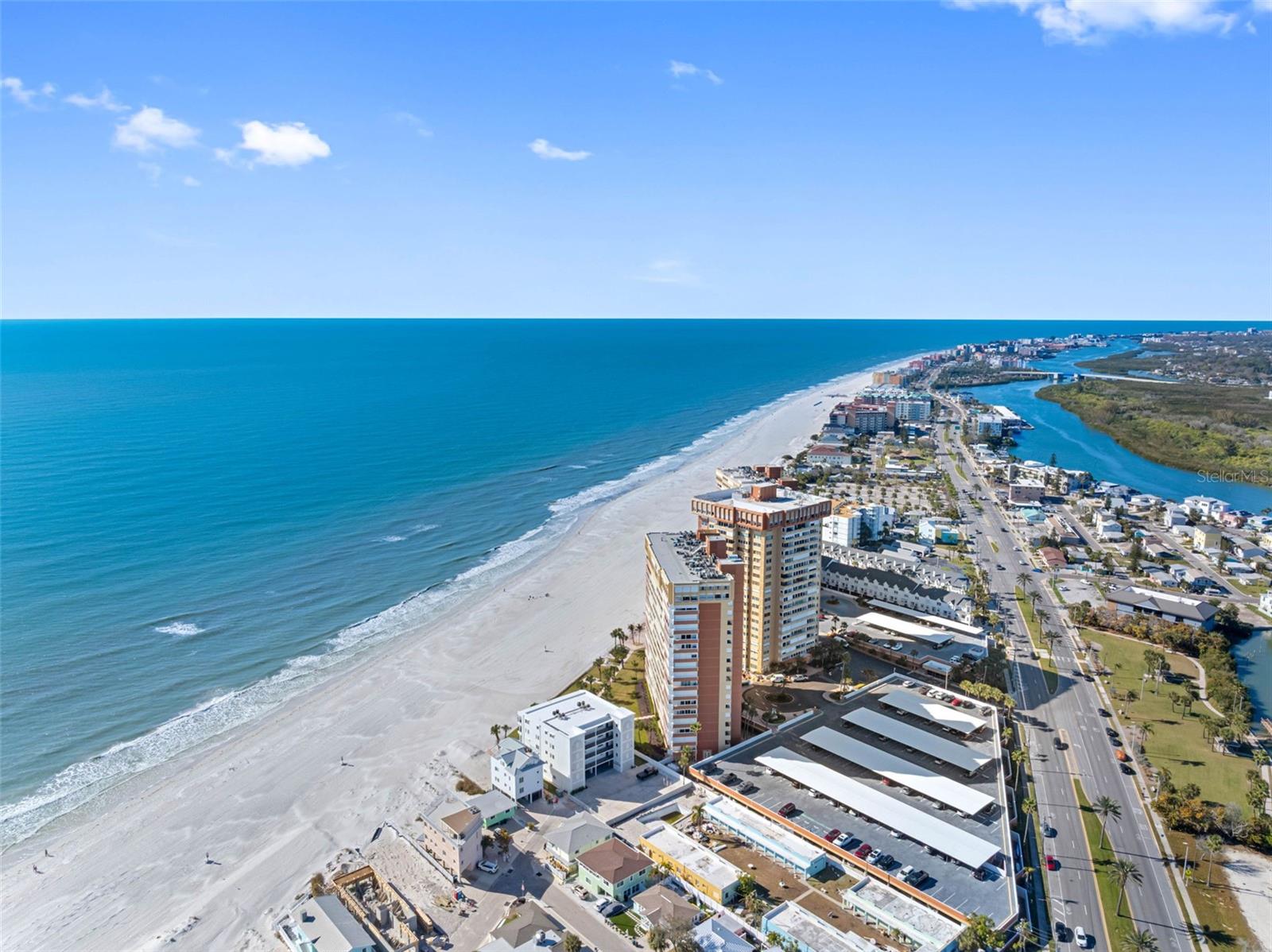 LAS FLORES CONDO - Residential