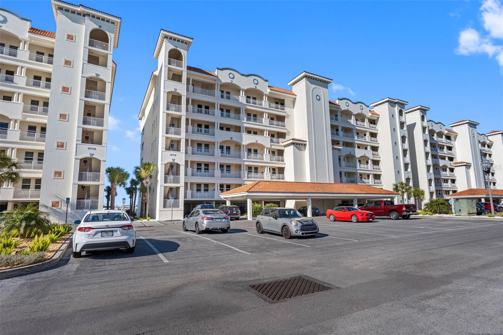 LAS FLORES CONDO - Residential