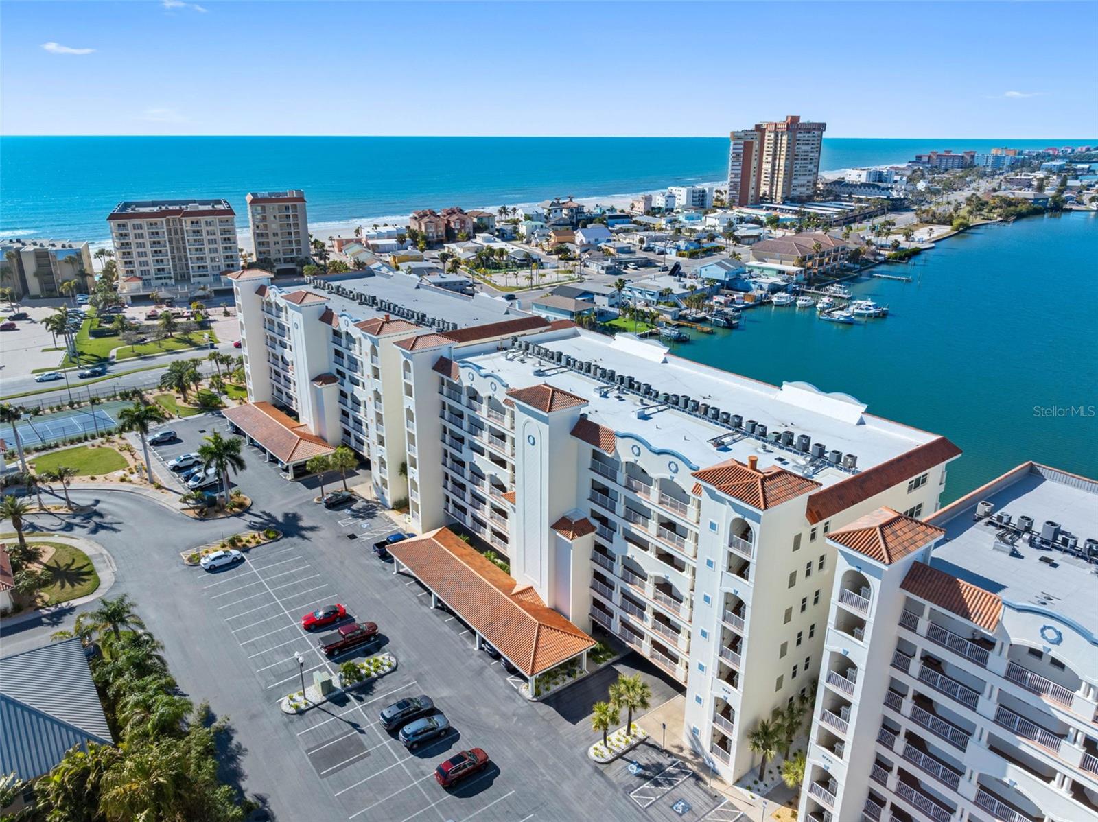 LAS FLORES CONDO - Residential