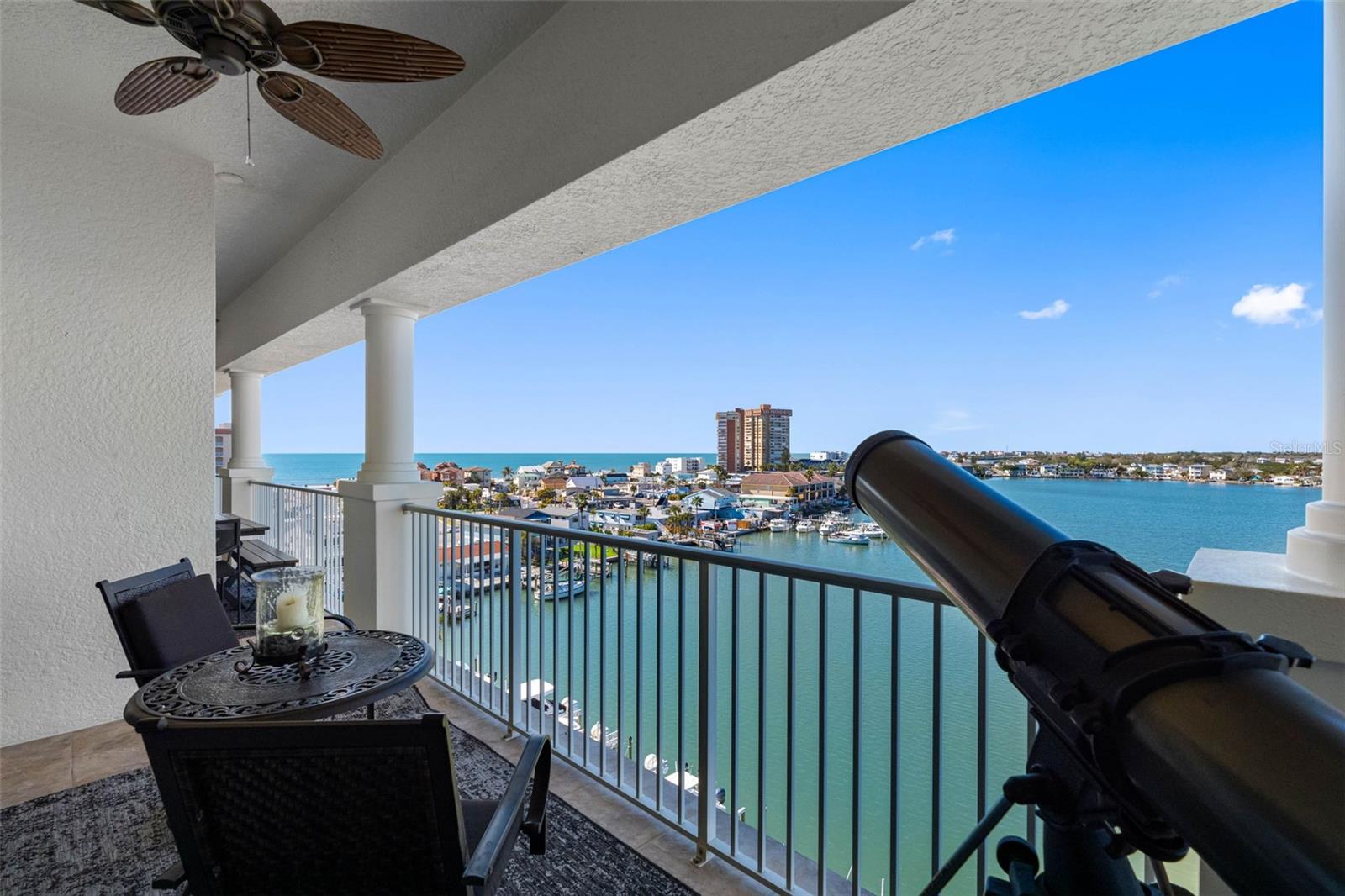 LAS FLORES CONDO - Residential
