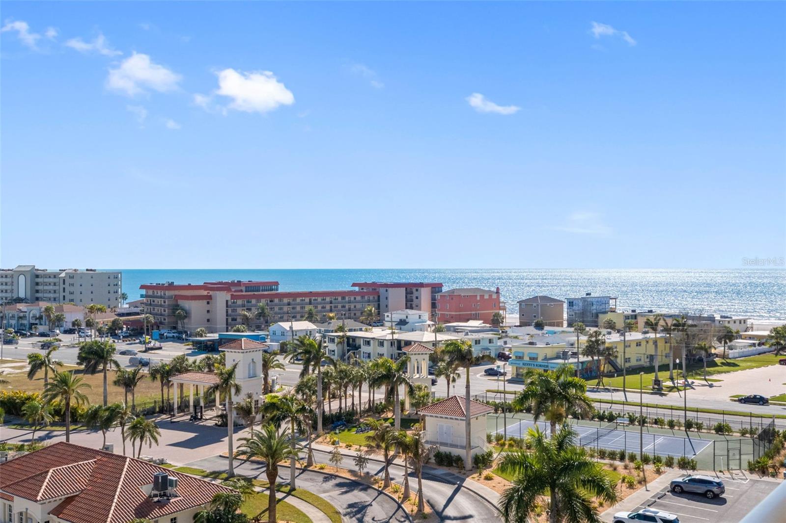 LAS FLORES CONDO - Residential