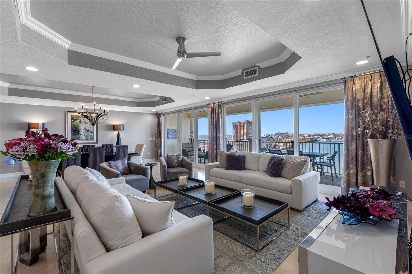 LAS FLORES CONDO - Residential
