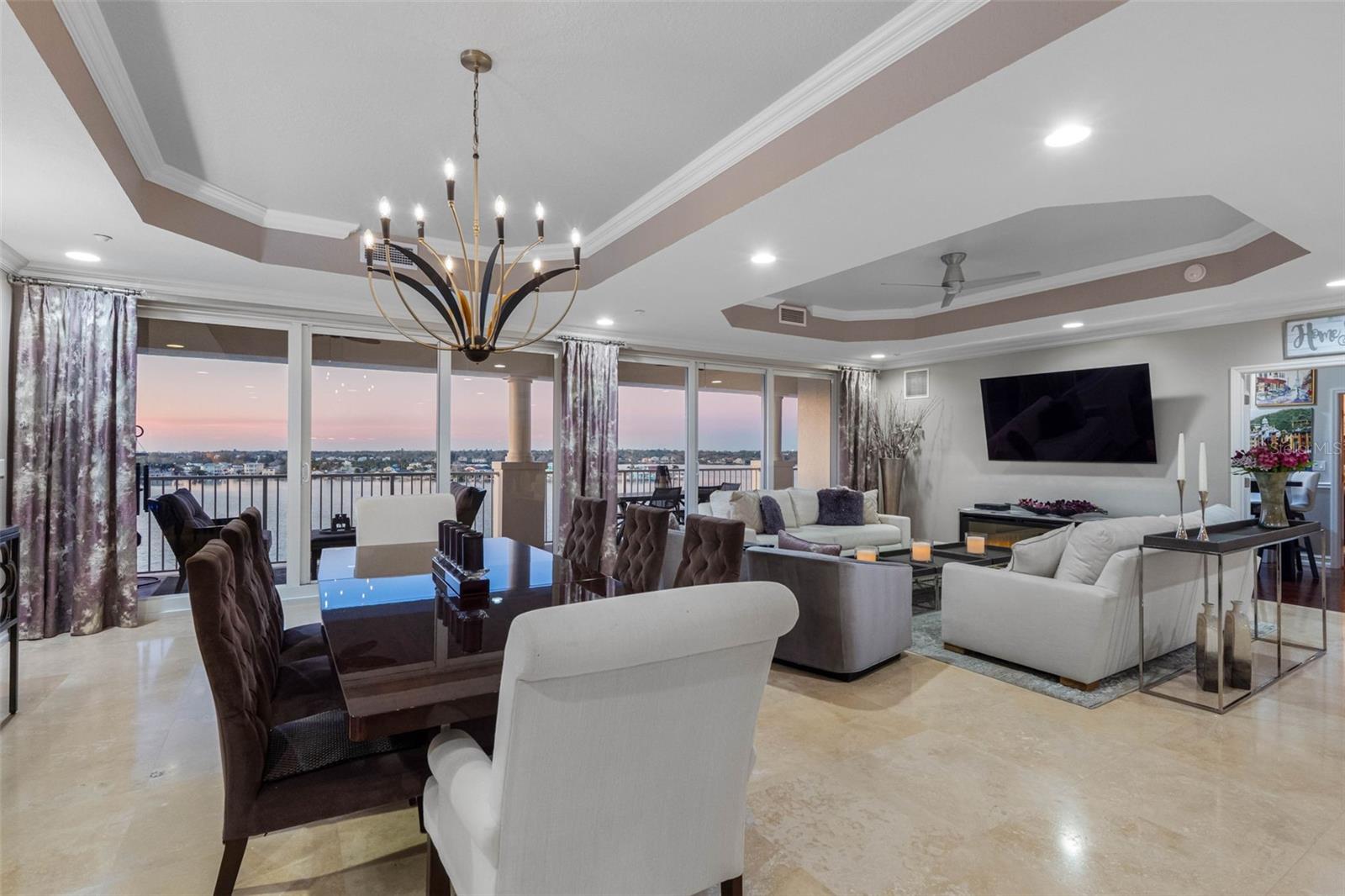 LAS FLORES CONDO - Residential