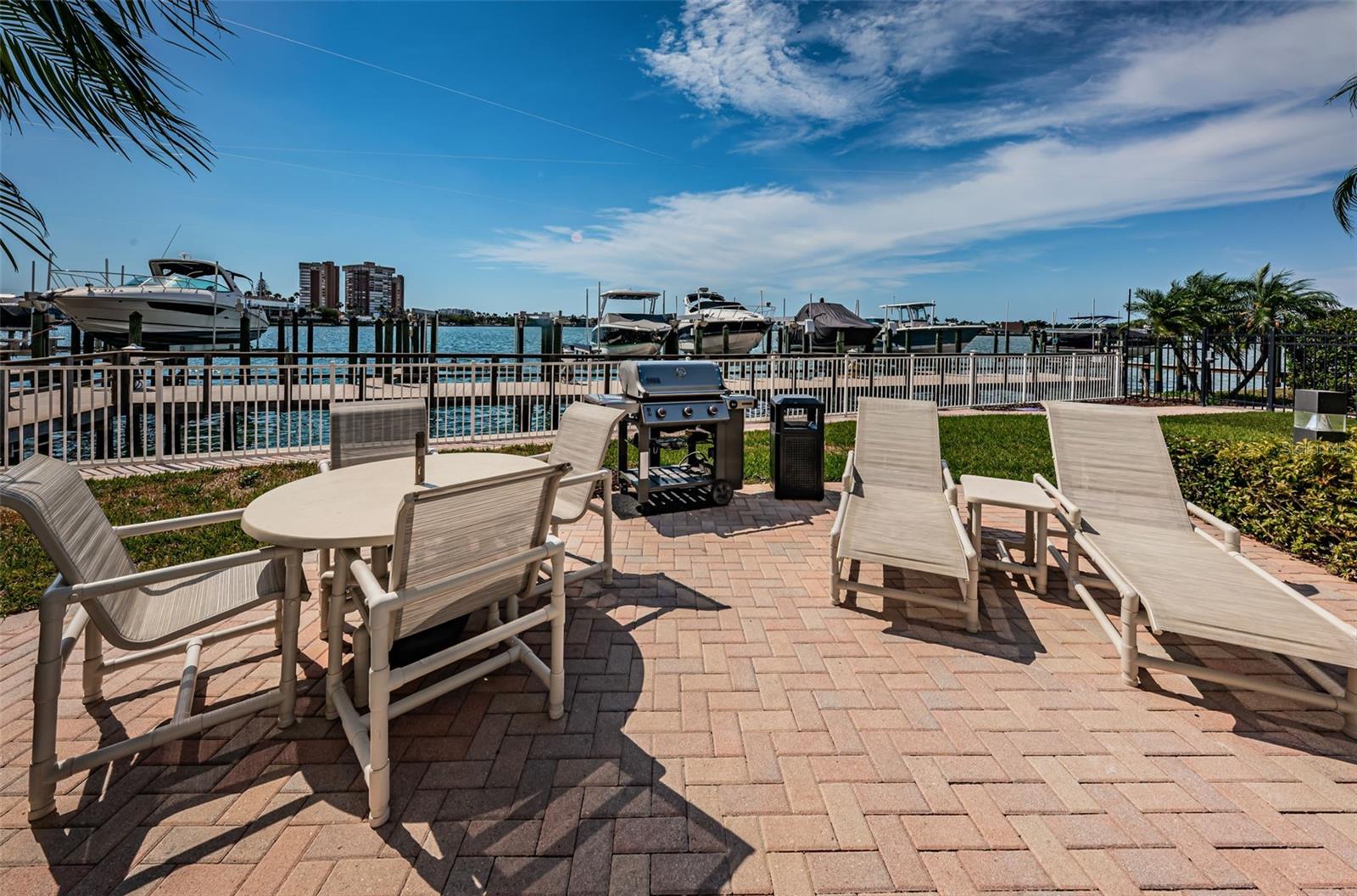 LAS FLORES CONDO - Residential