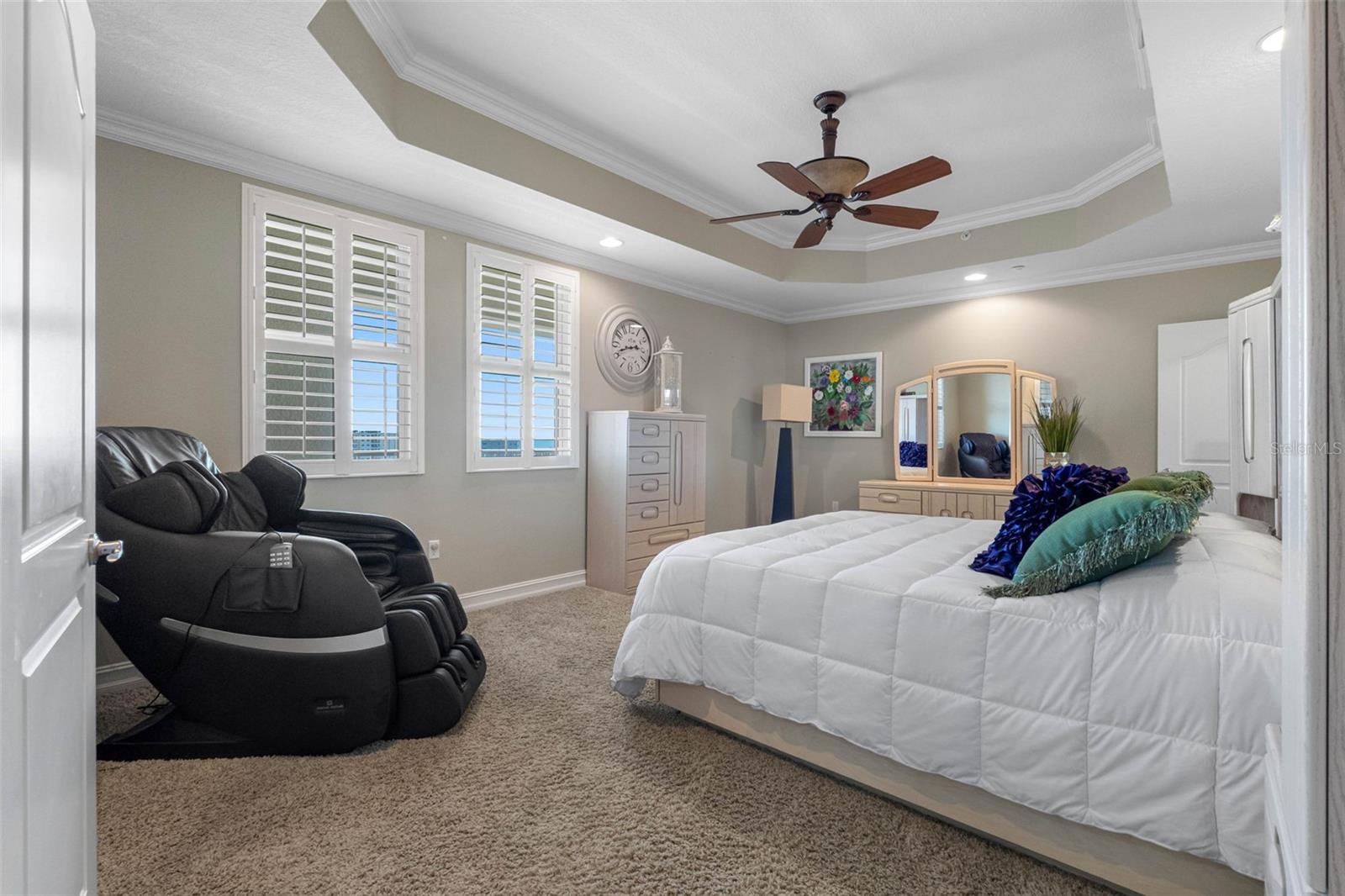 LAS FLORES CONDO - Residential