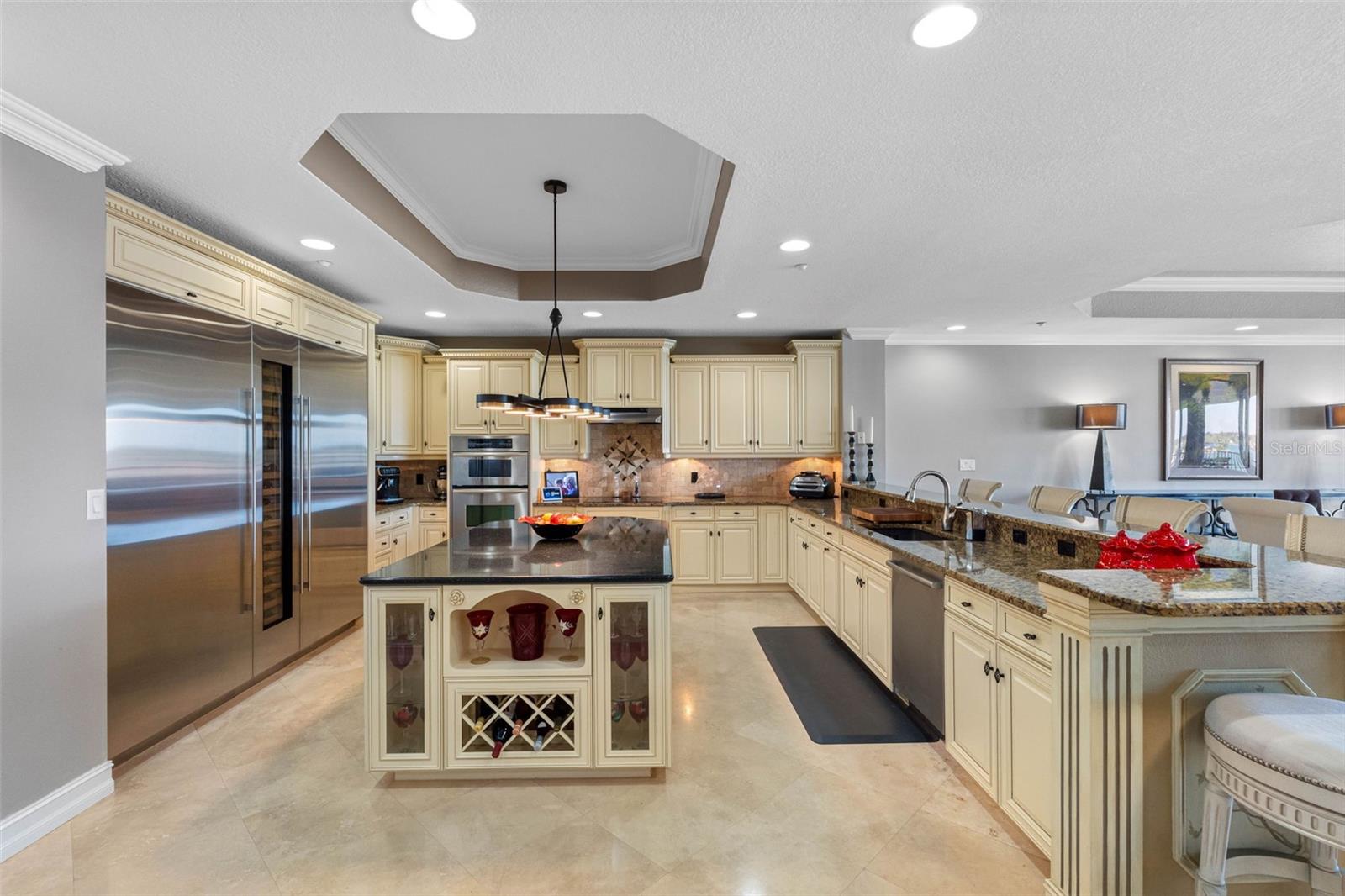 LAS FLORES CONDO - Residential