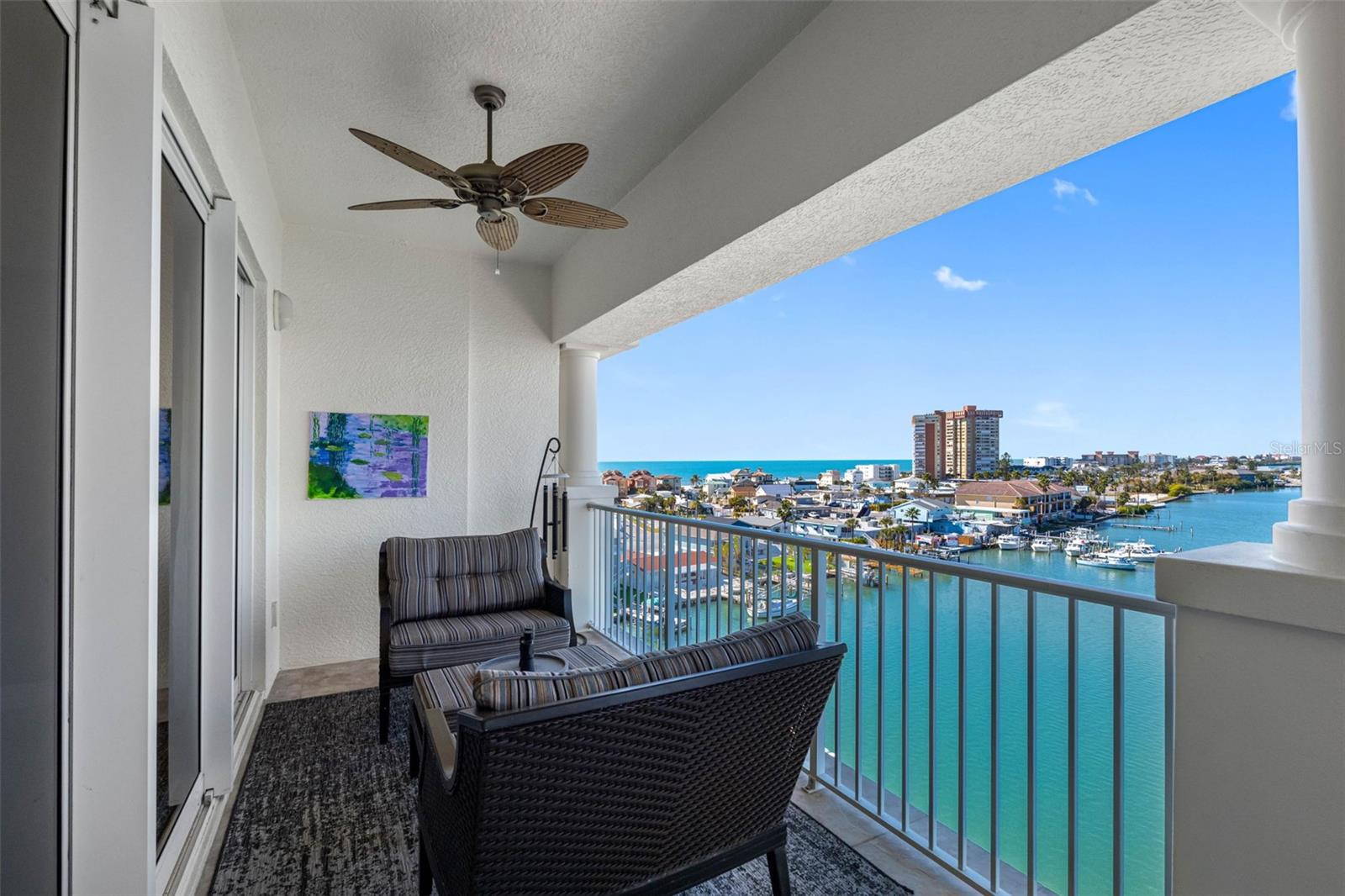 LAS FLORES CONDO - Residential