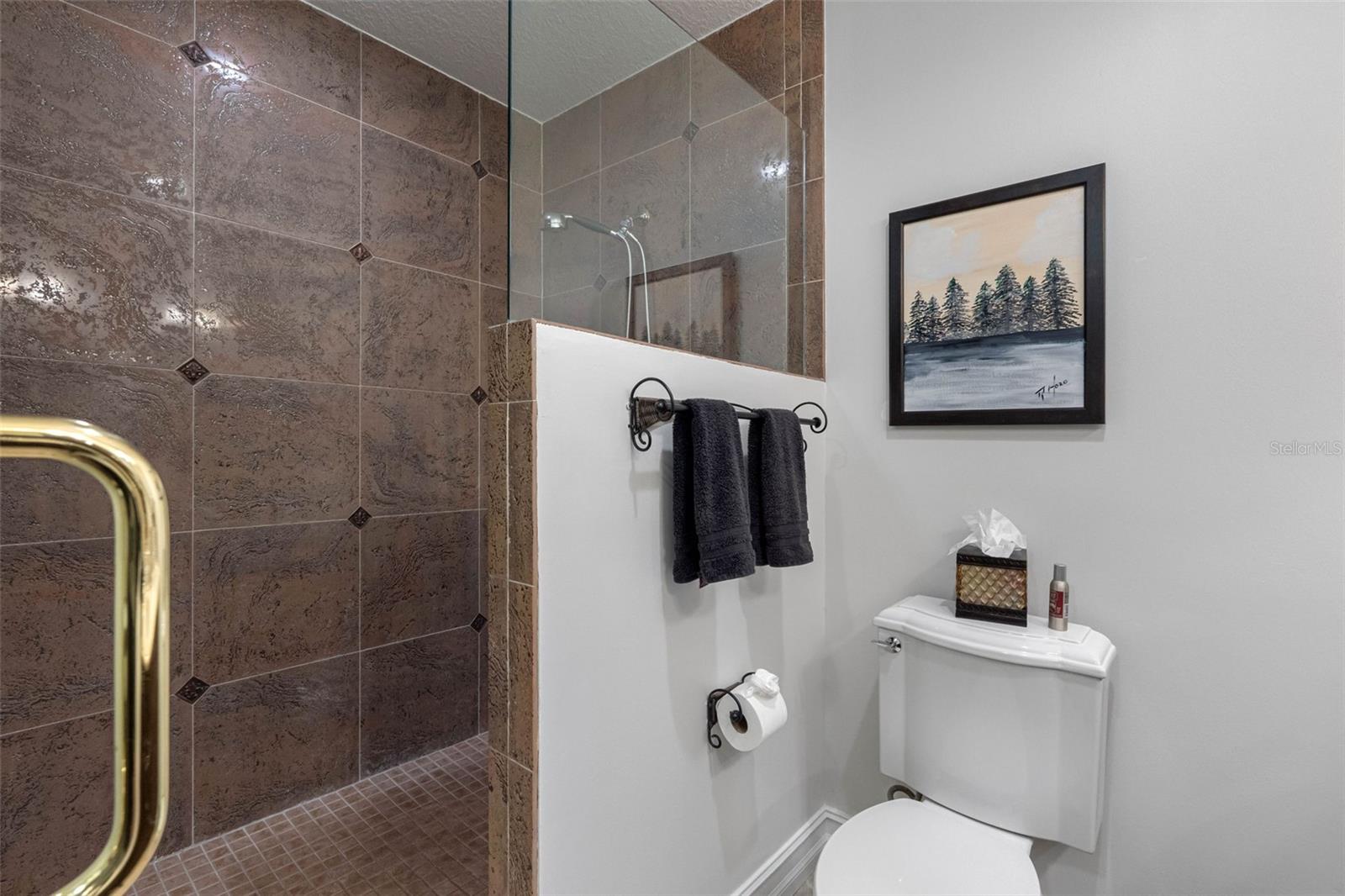 LAS FLORES CONDO - Residential