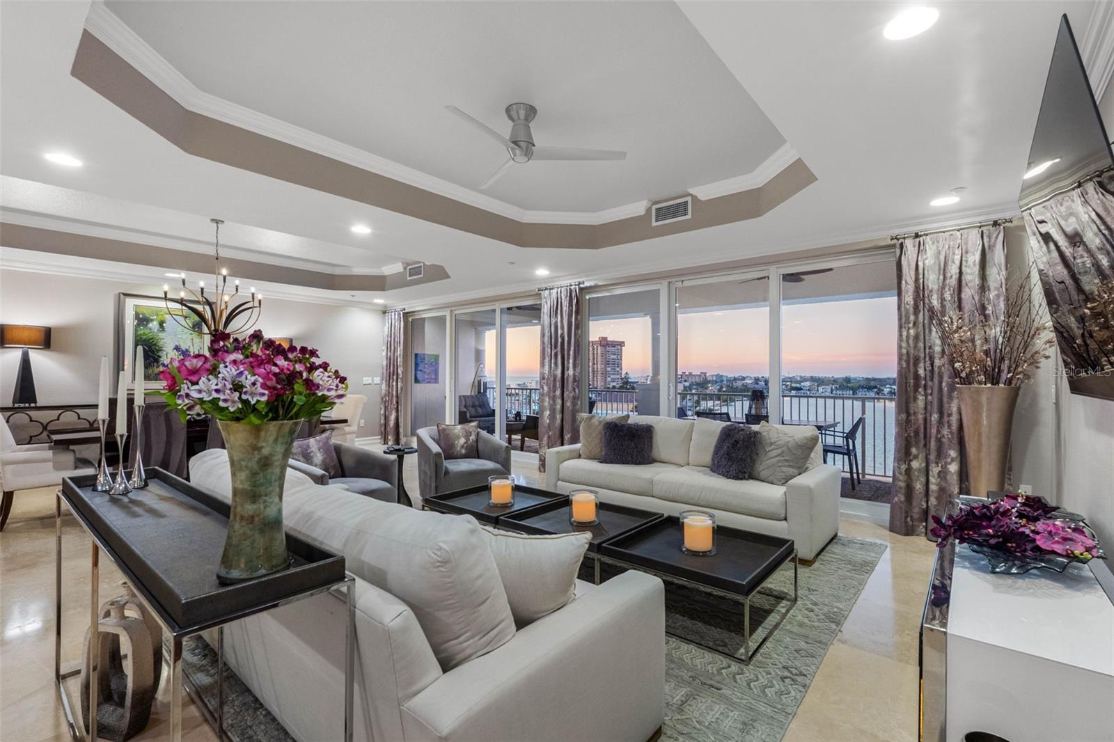 LAS FLORES CONDO - Residential