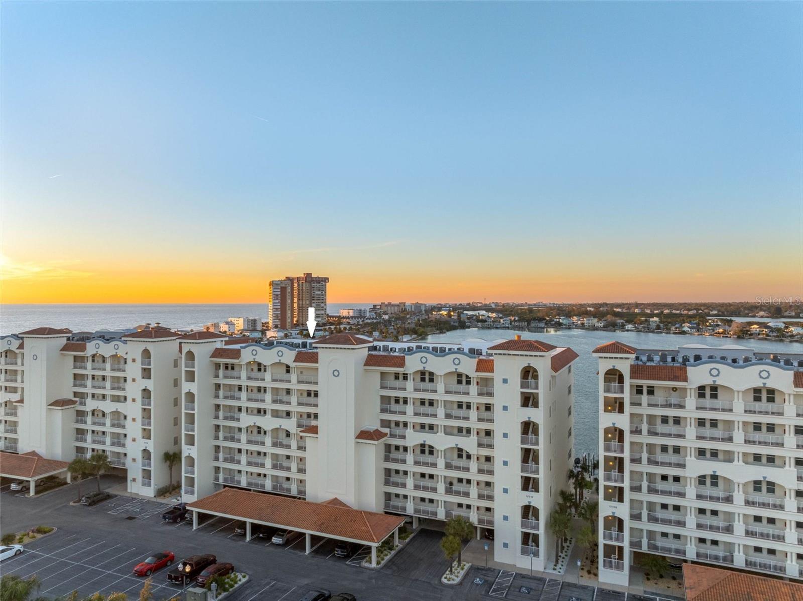 LAS FLORES CONDO - Residential