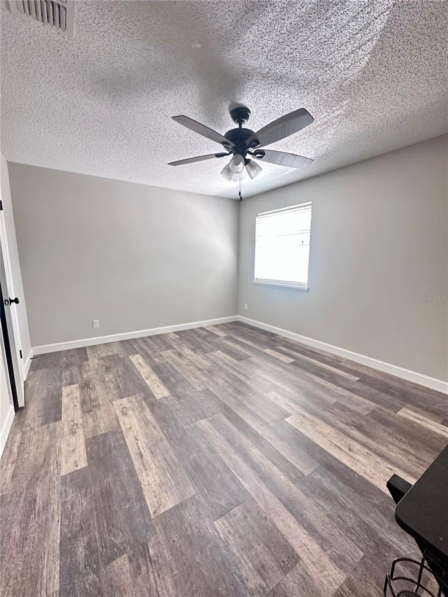 THE GREENS OF TOWNN COUNTRY - Residential Lease