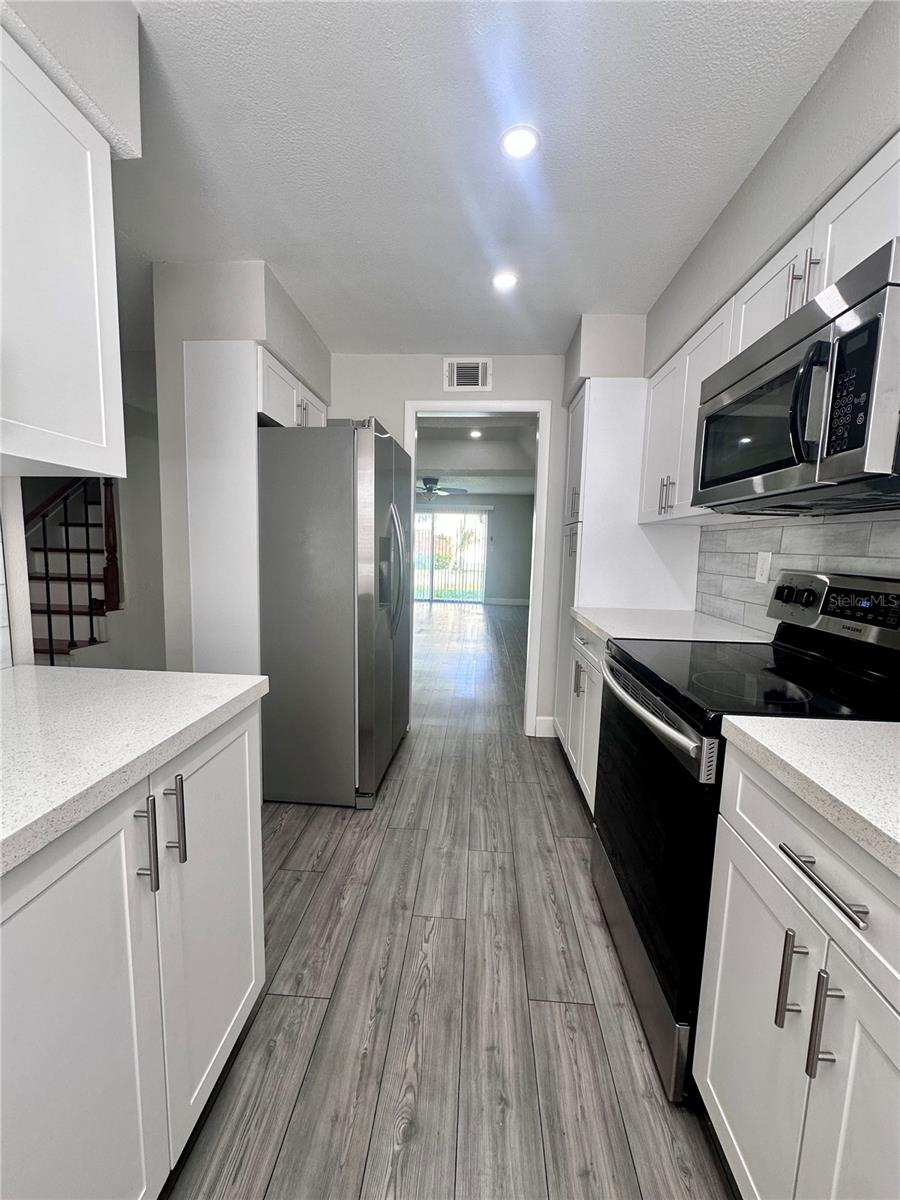 THE GREENS OF TOWNN COUNTRY - Residential Lease