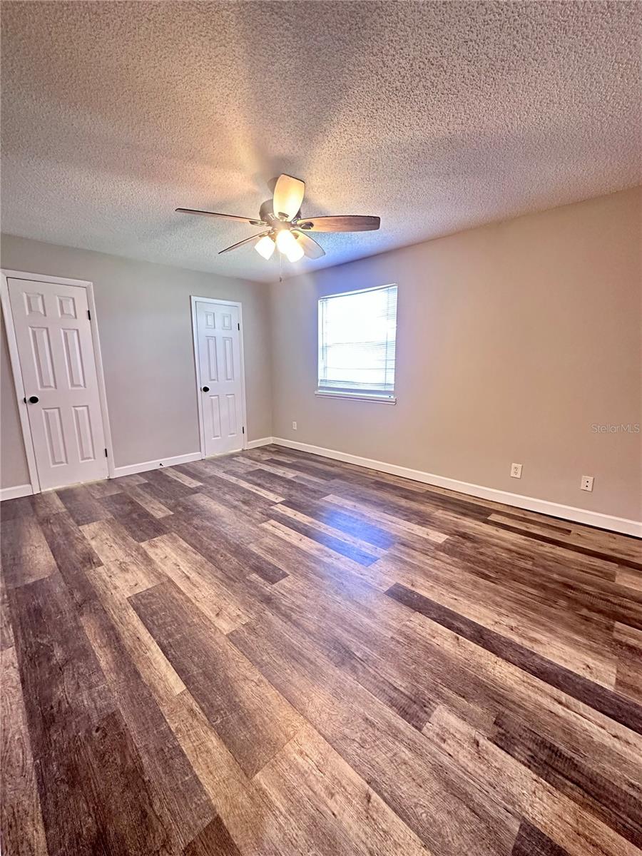 THE GREENS OF TOWNN COUNTRY - Residential Lease