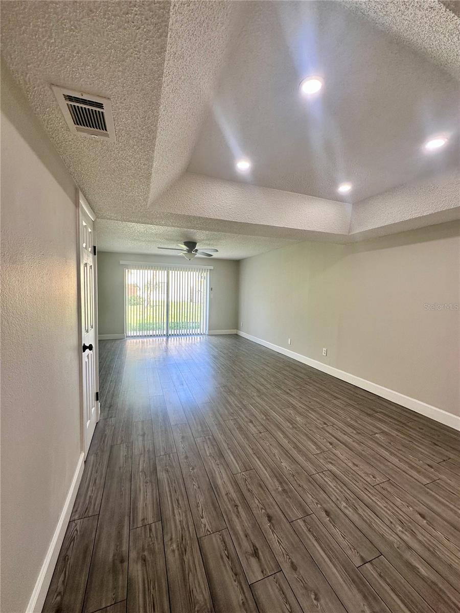 THE GREENS OF TOWNN COUNTRY - Residential Lease