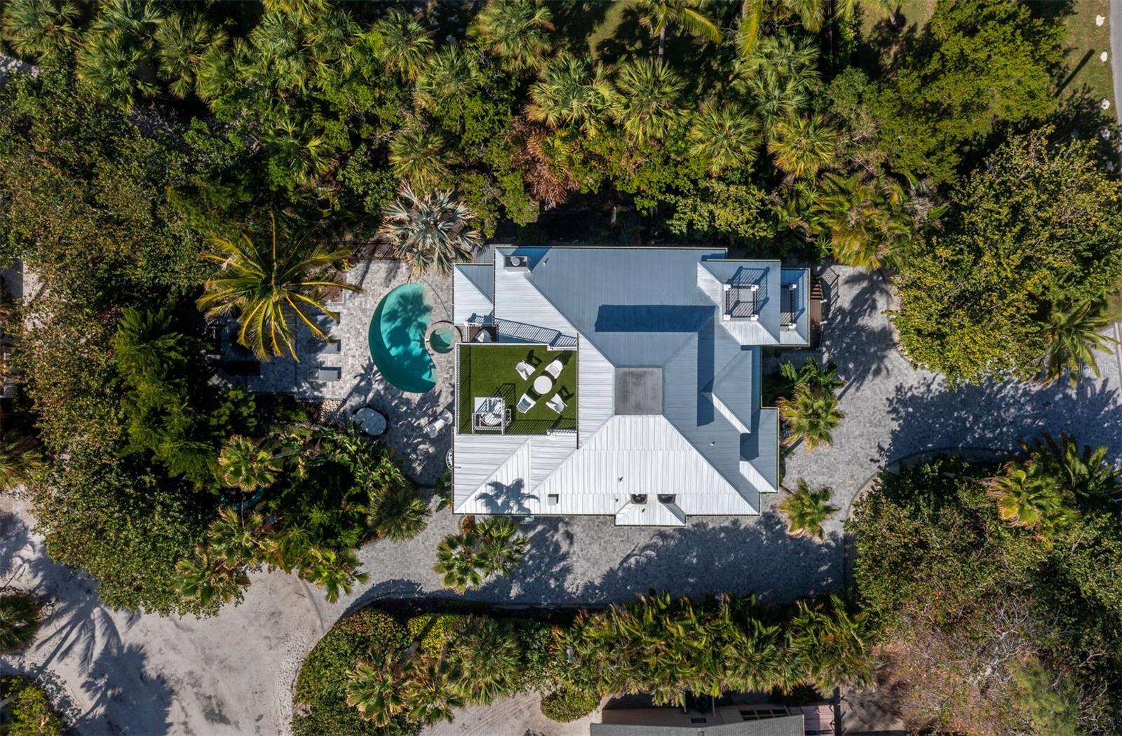 SLEEPY LAGOON - Residential