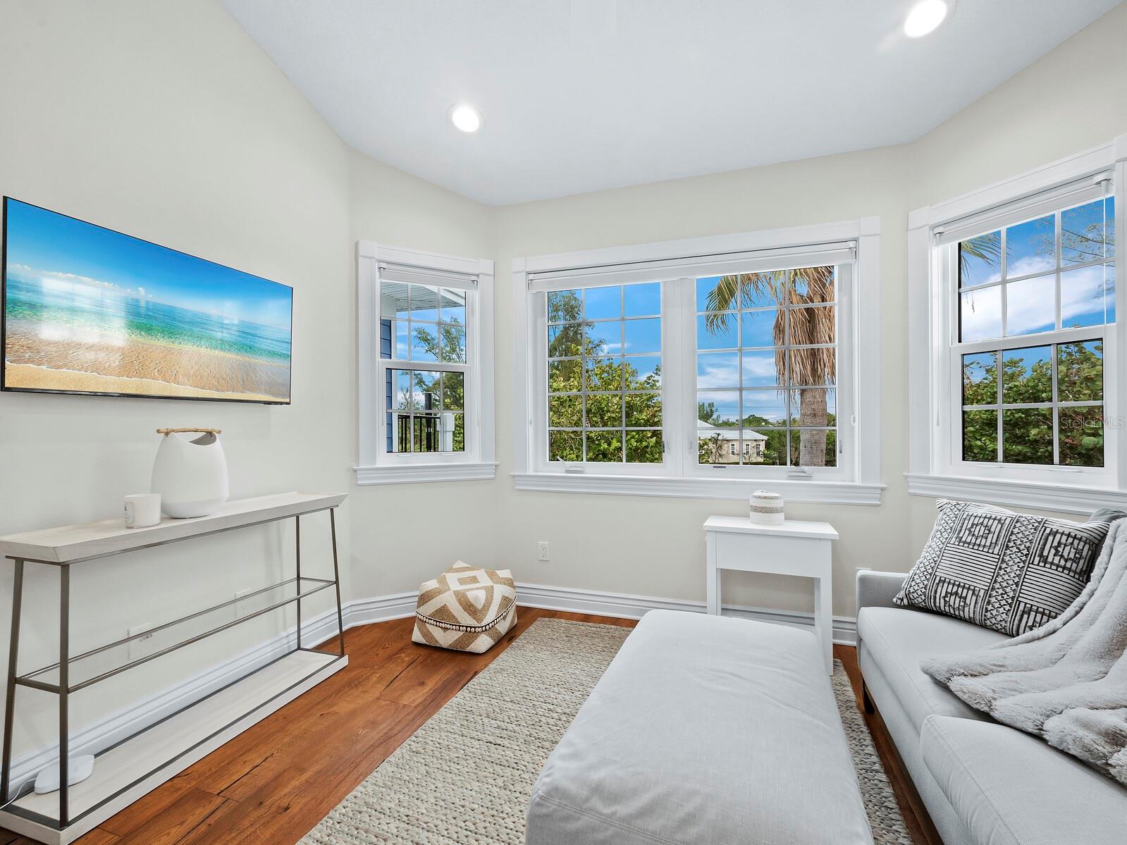 SLEEPY LAGOON - Residential
