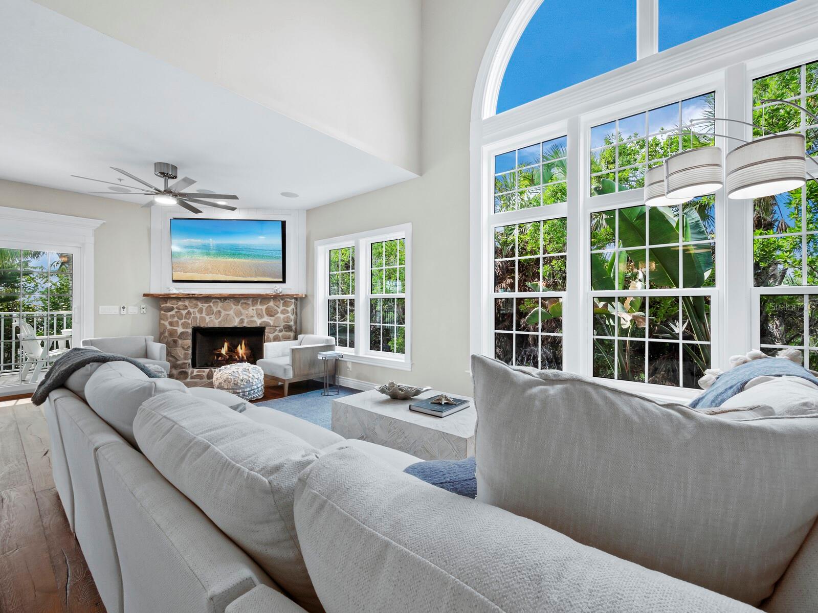 SLEEPY LAGOON - Residential