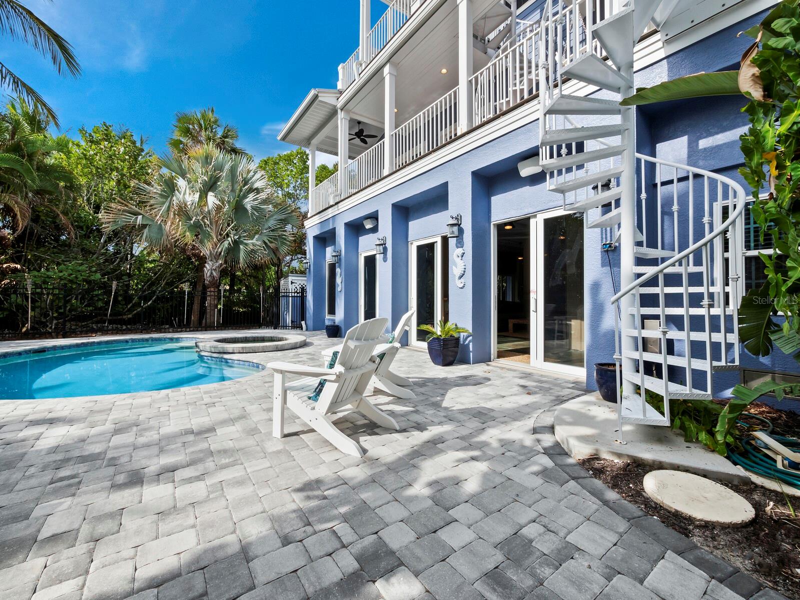 SLEEPY LAGOON - Residential
