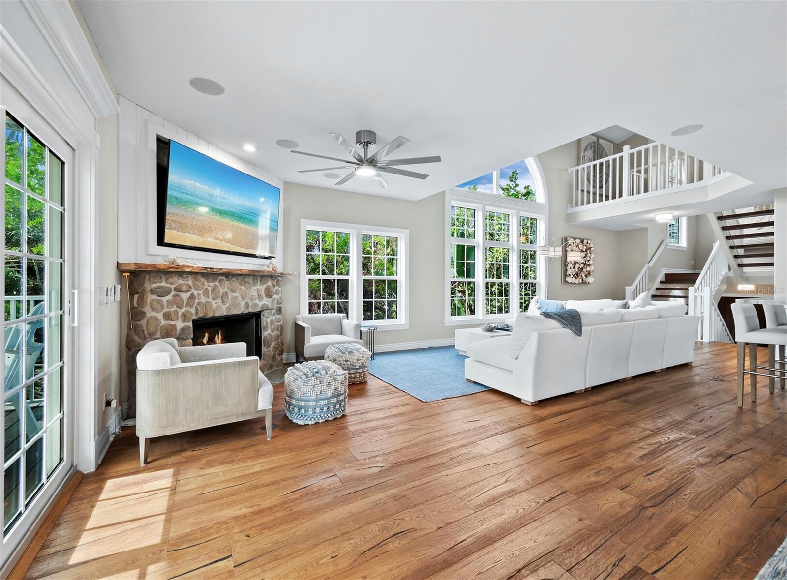 SLEEPY LAGOON - Residential
