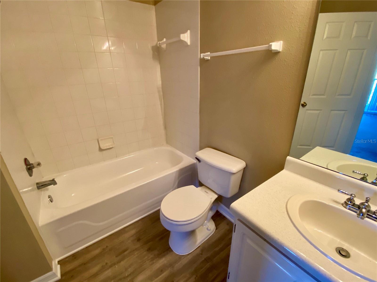 VILLAS AT LAKESIDE A CONDO - Residential Lease