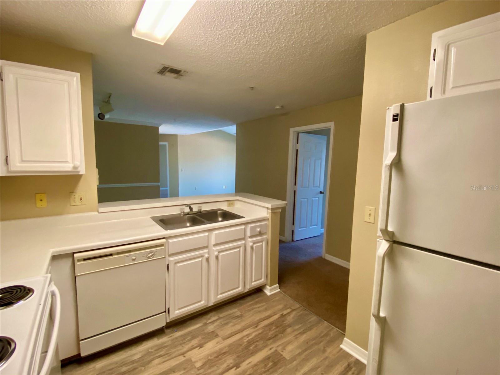 VILLAS AT LAKESIDE A CONDO - Residential Lease
