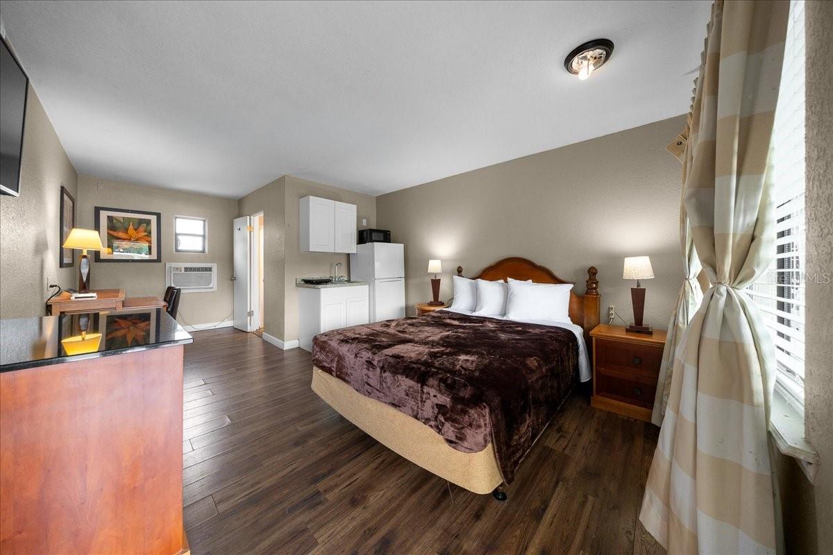 MCINTOSHS - Commercial Sale