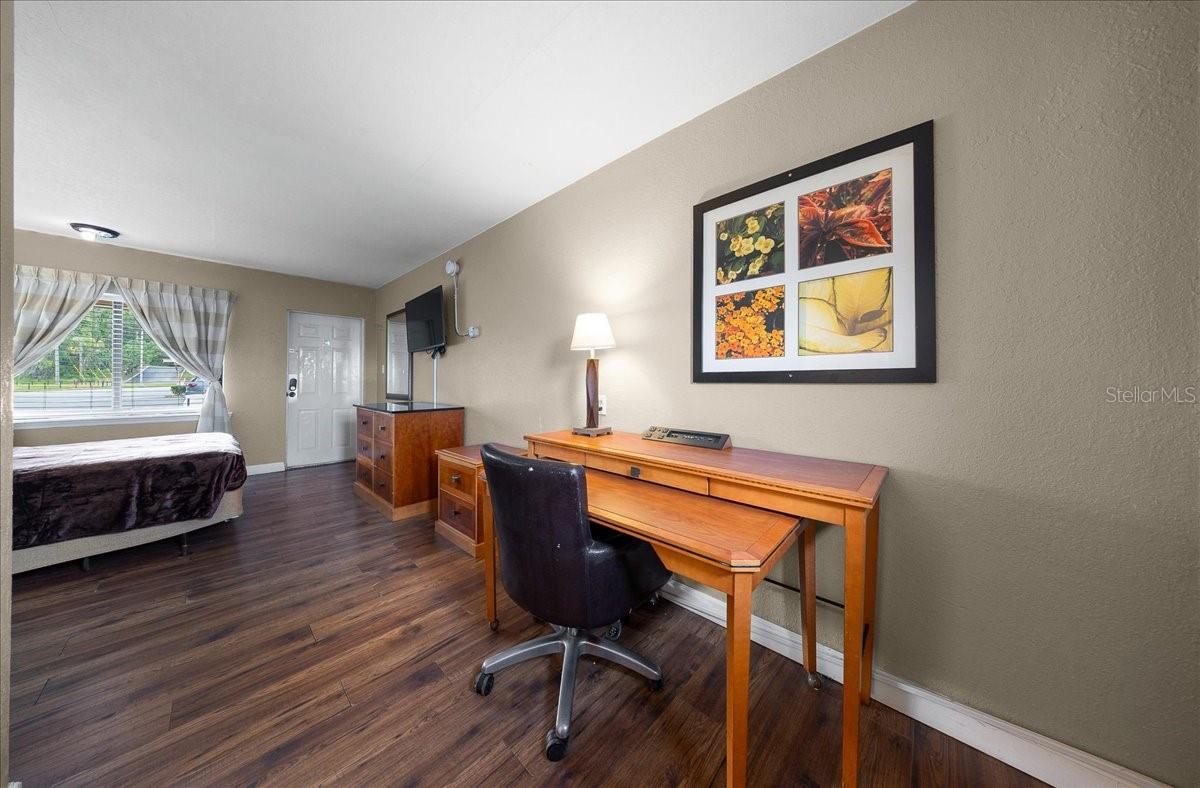 MCINTOSHS - Commercial Sale
