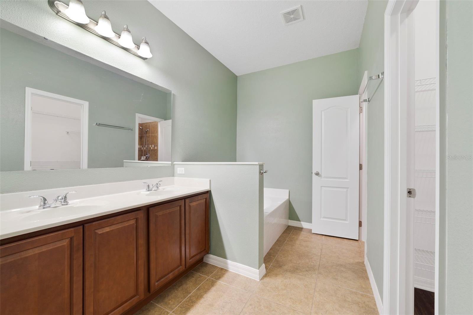 LAKE PLEASANT COVE A B C D E - Residential