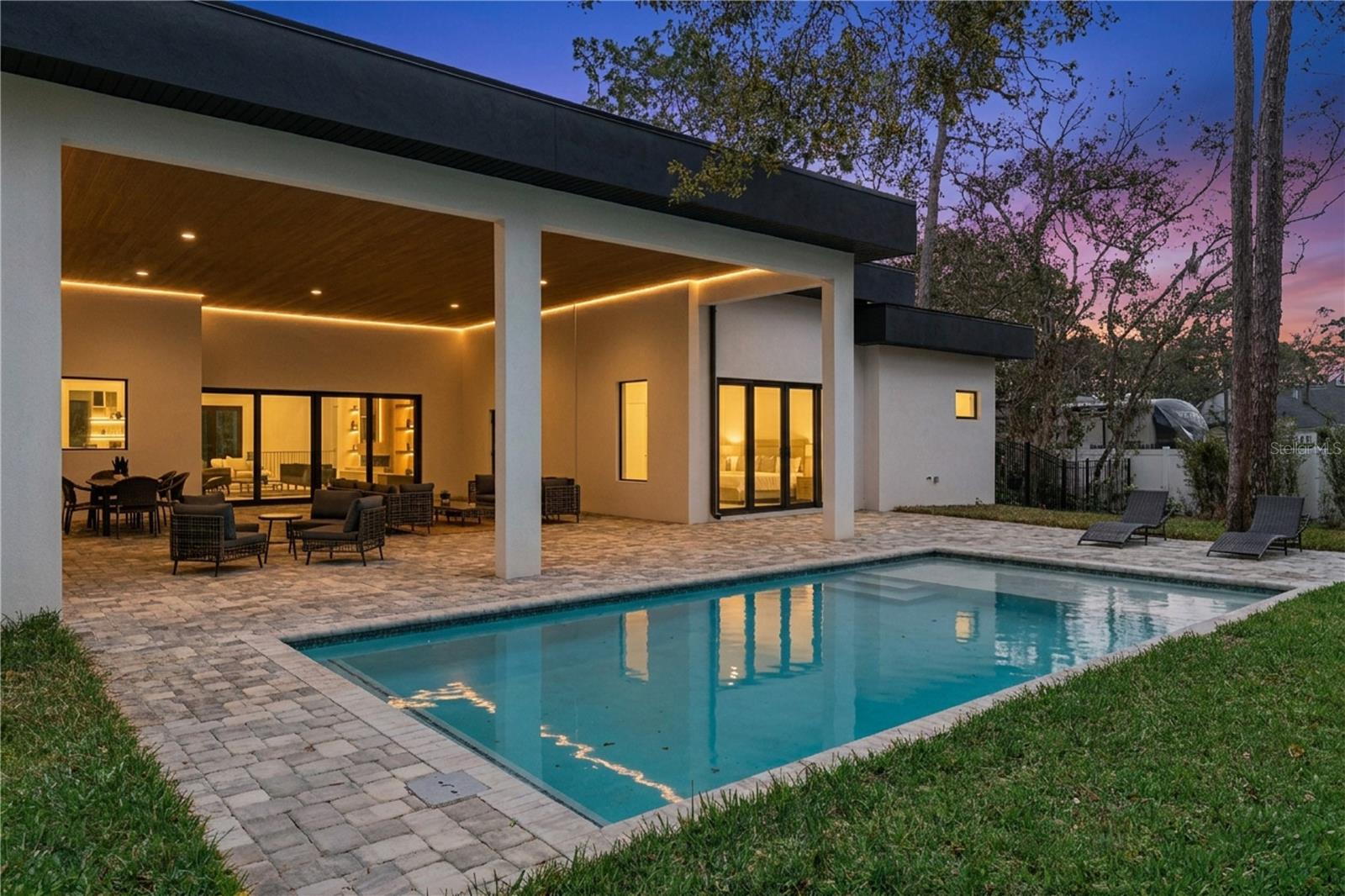 TALIS CROSSING - Residential