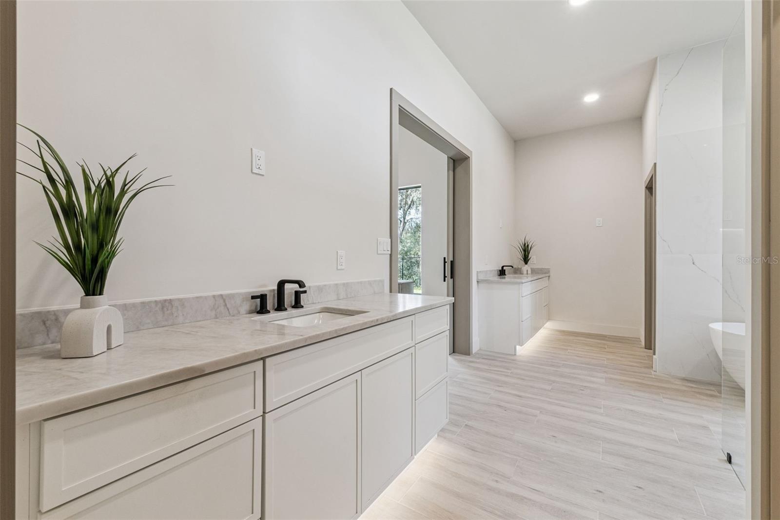 TALIS CROSSING - Residential