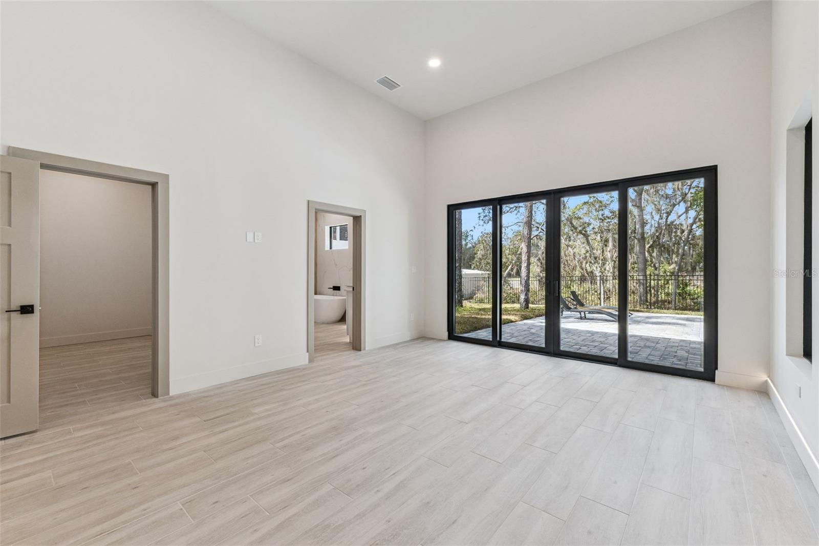 TALIS CROSSING - Residential