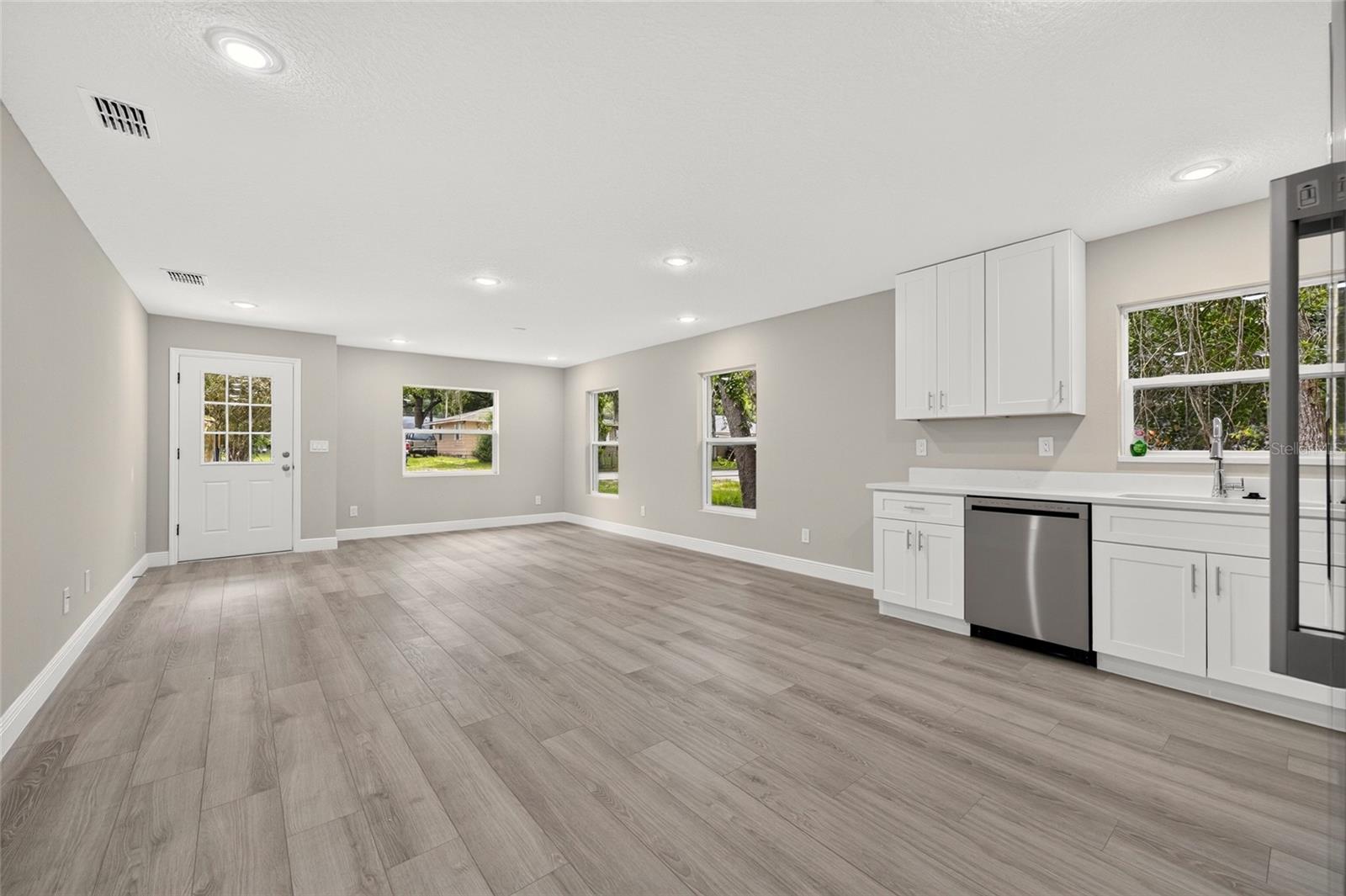 WEST HIGHLANDS - Residential