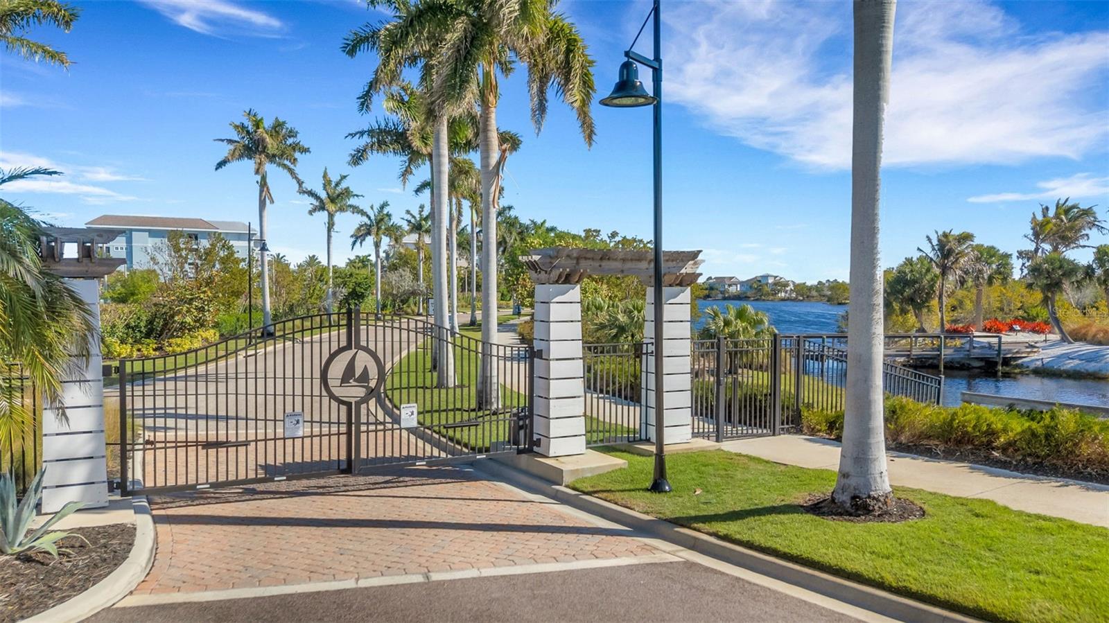 MANGROVE WALK ON HARBOUR ISLE PH 30 - Residential