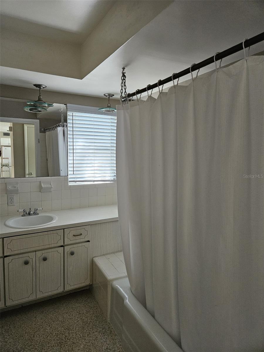 HARBOR VIEW VILLAS 1ST ADD - Residential