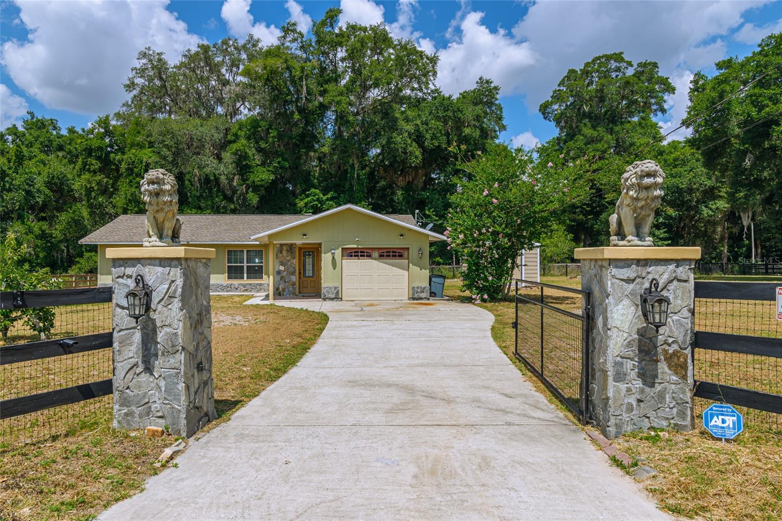 MEADOWBROOK RANCHES - Residential