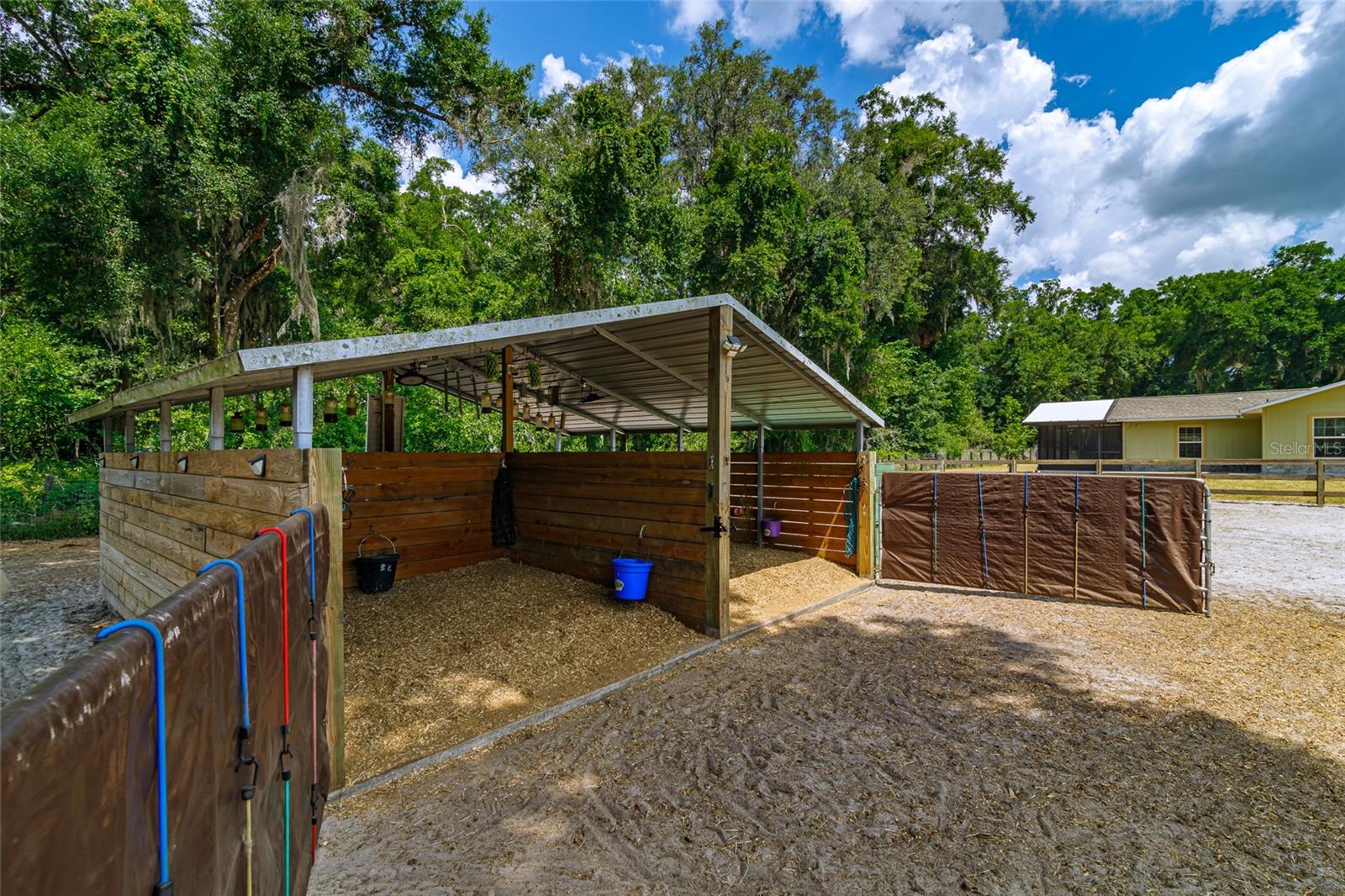 MEADOWBROOK RANCHES - Residential