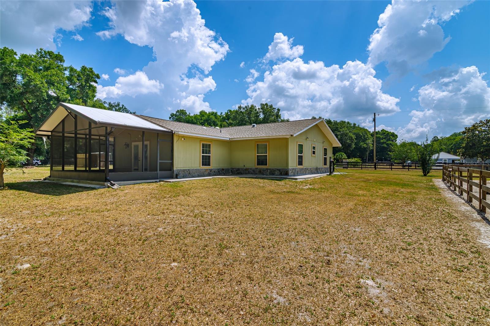 MEADOWBROOK RANCHES - Residential