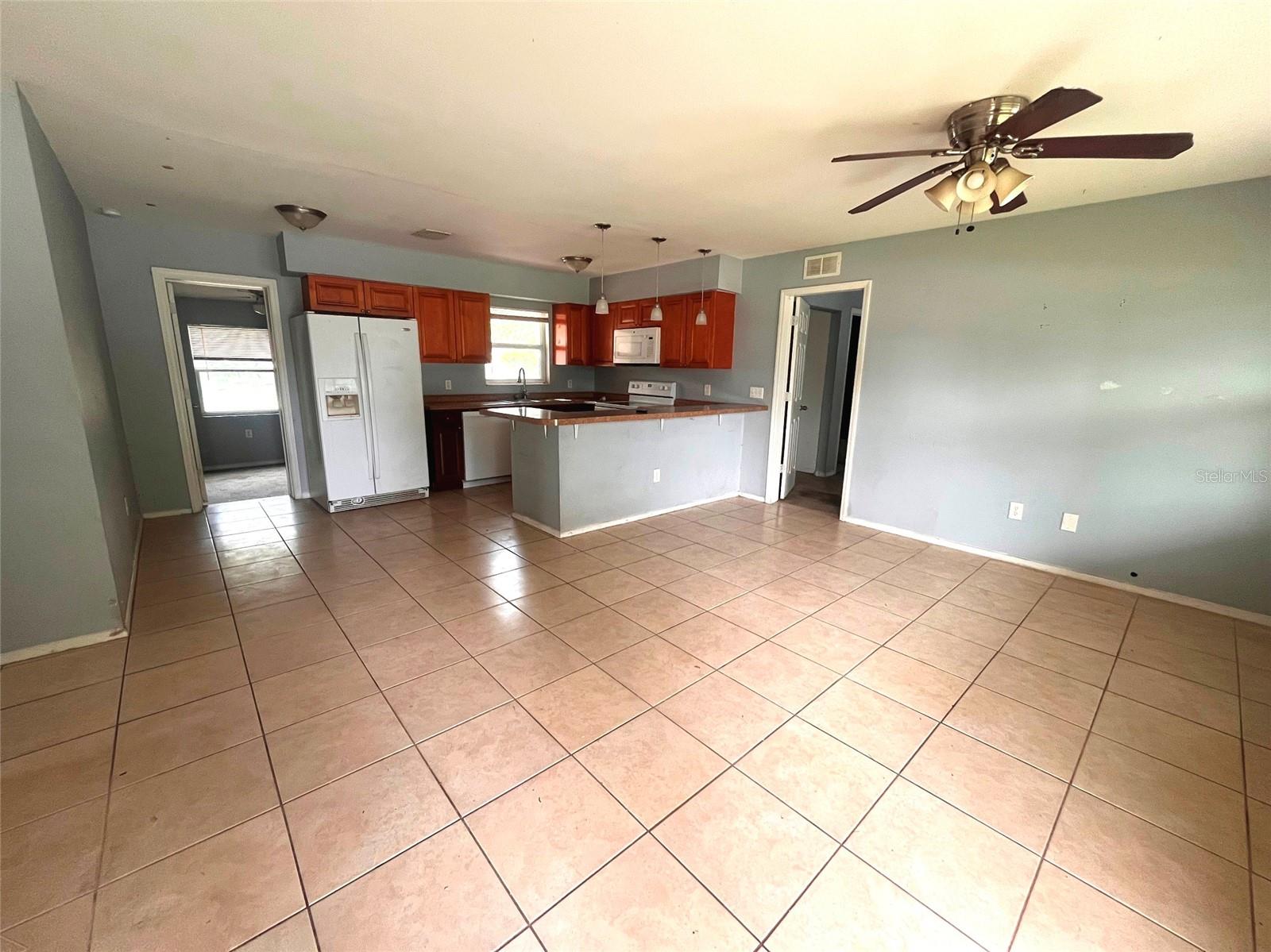 LAKELAND GROVES SUB - Residential