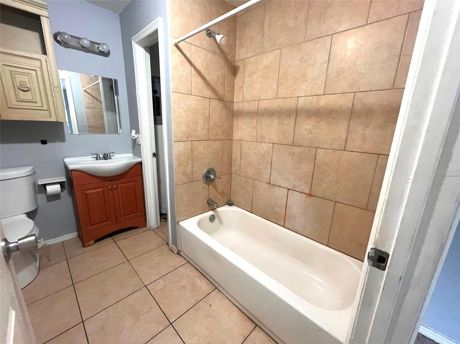 LAKELAND GROVES SUB - Residential