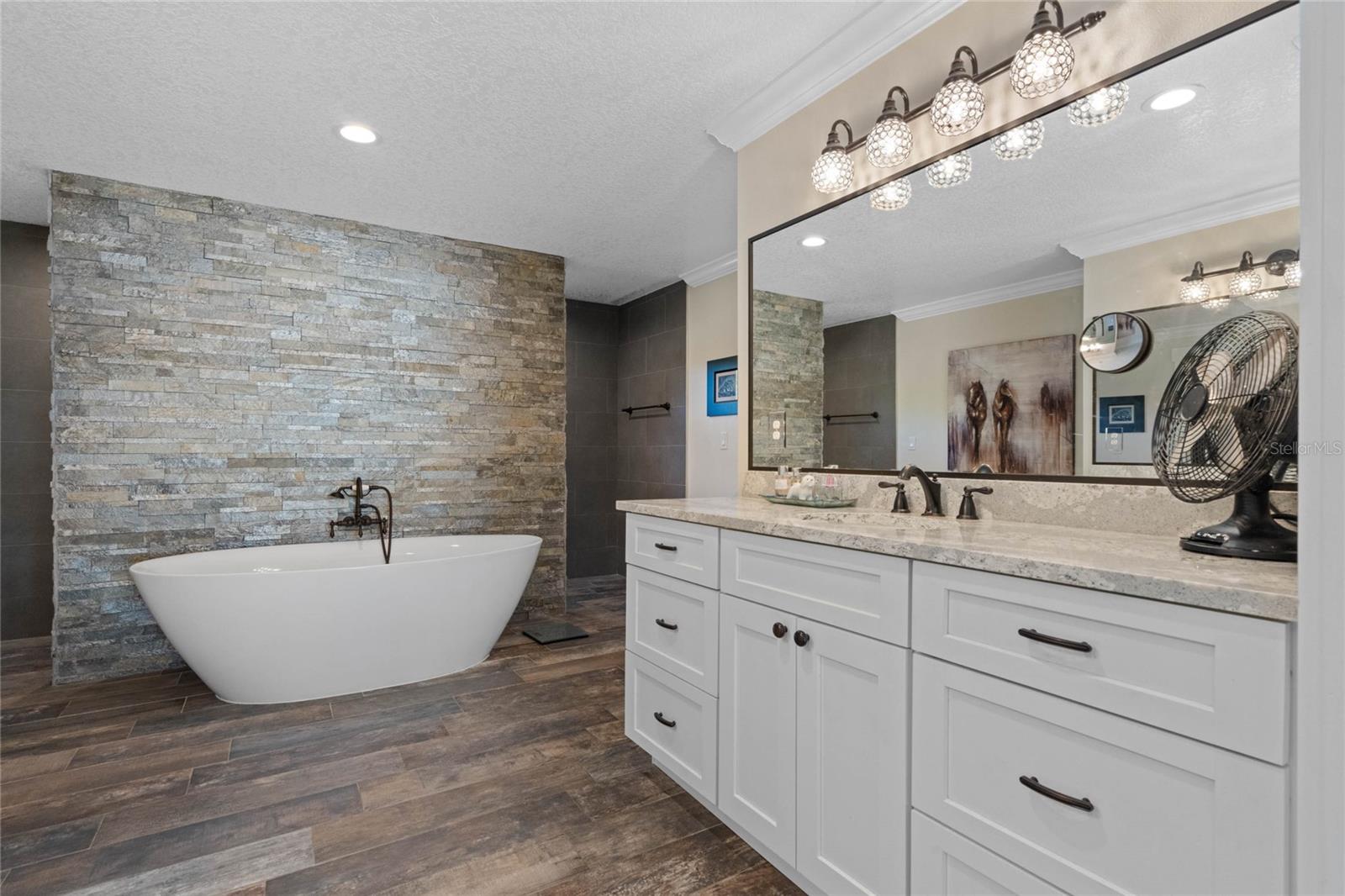 MARTELLE SHORES - Residential