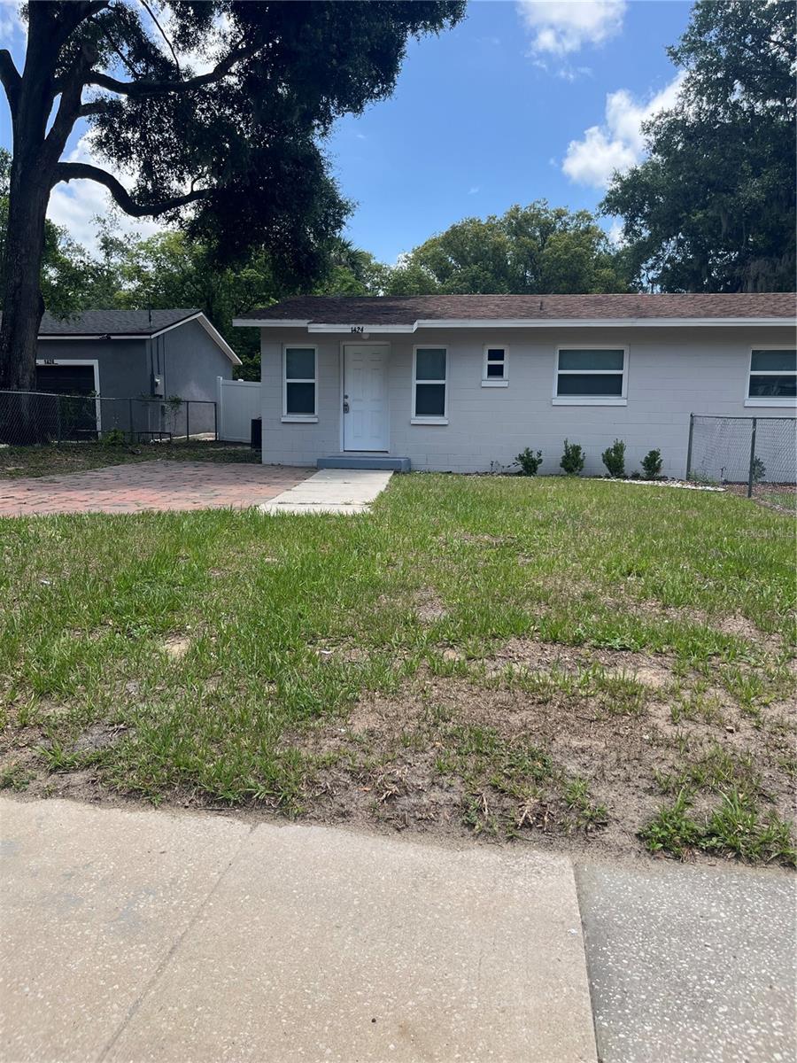 Come make this fully remodel unit your home. All new tile floors, brand new appliances, new bathroom. Huge back yard with shed.
Its a must see!