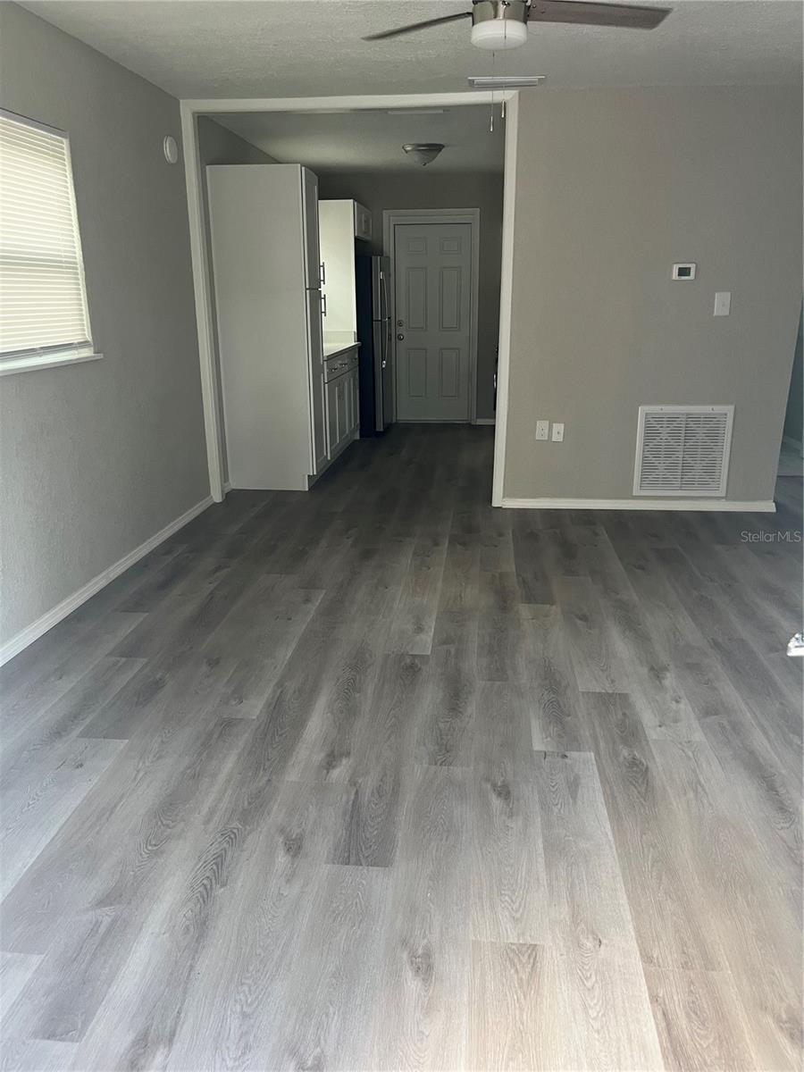 MOUNT DORA DONNELLYS - Residential Lease