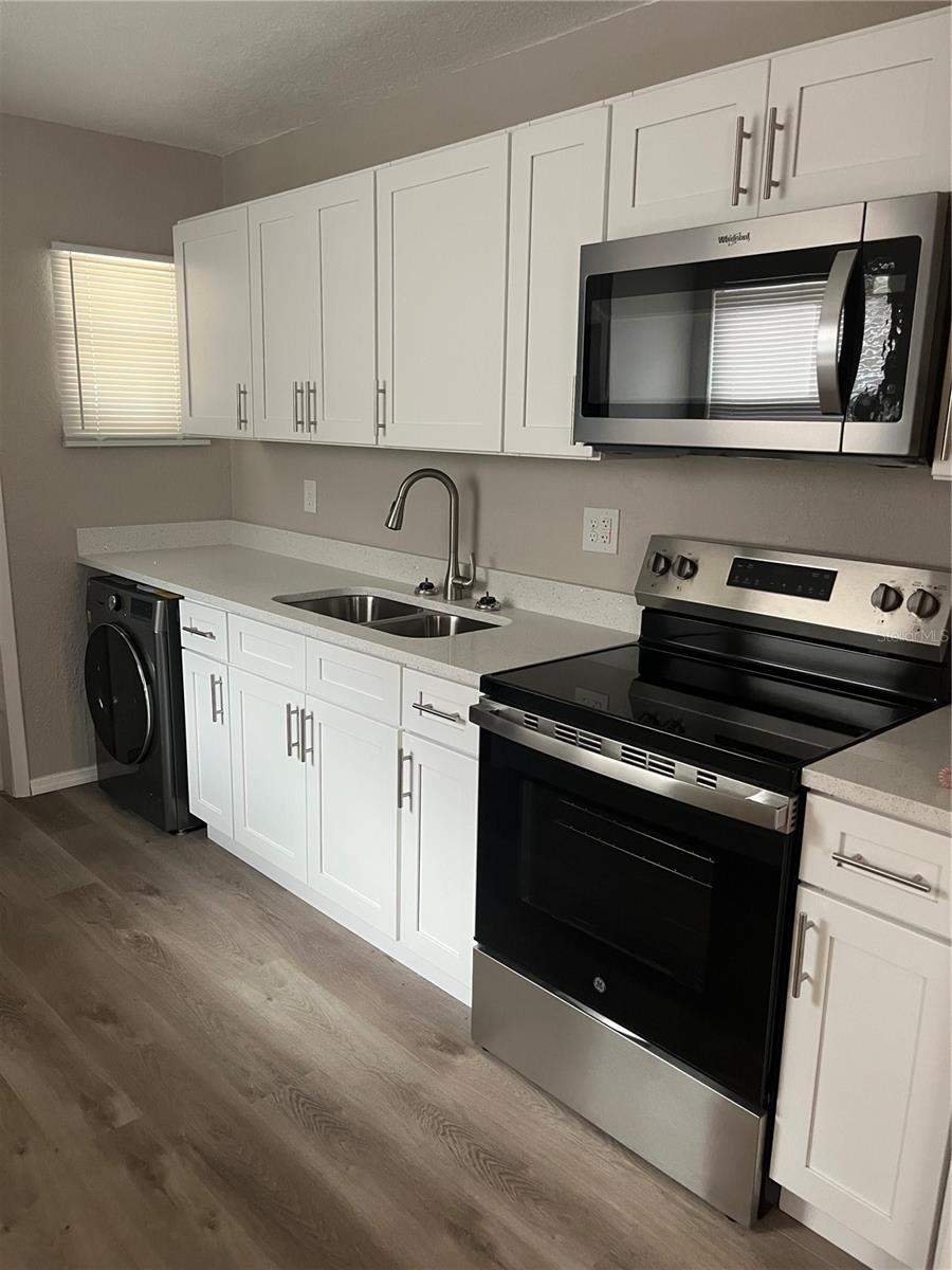 MOUNT DORA DONNELLYS - Residential Lease