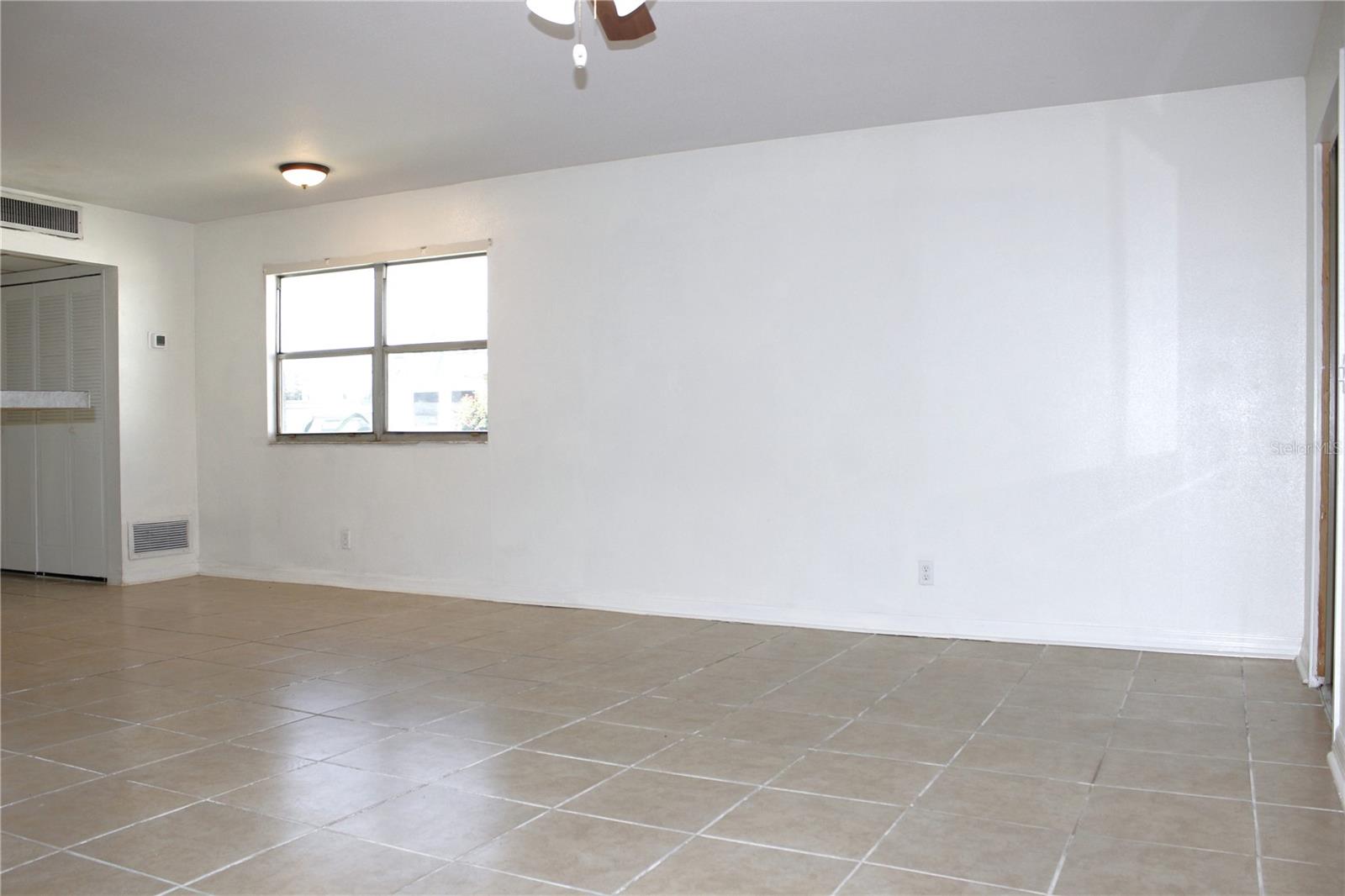 CAMBRIDGE I CONDOMINIUM UNIT NUMBER 194 TYPE A 3.7 - Residential